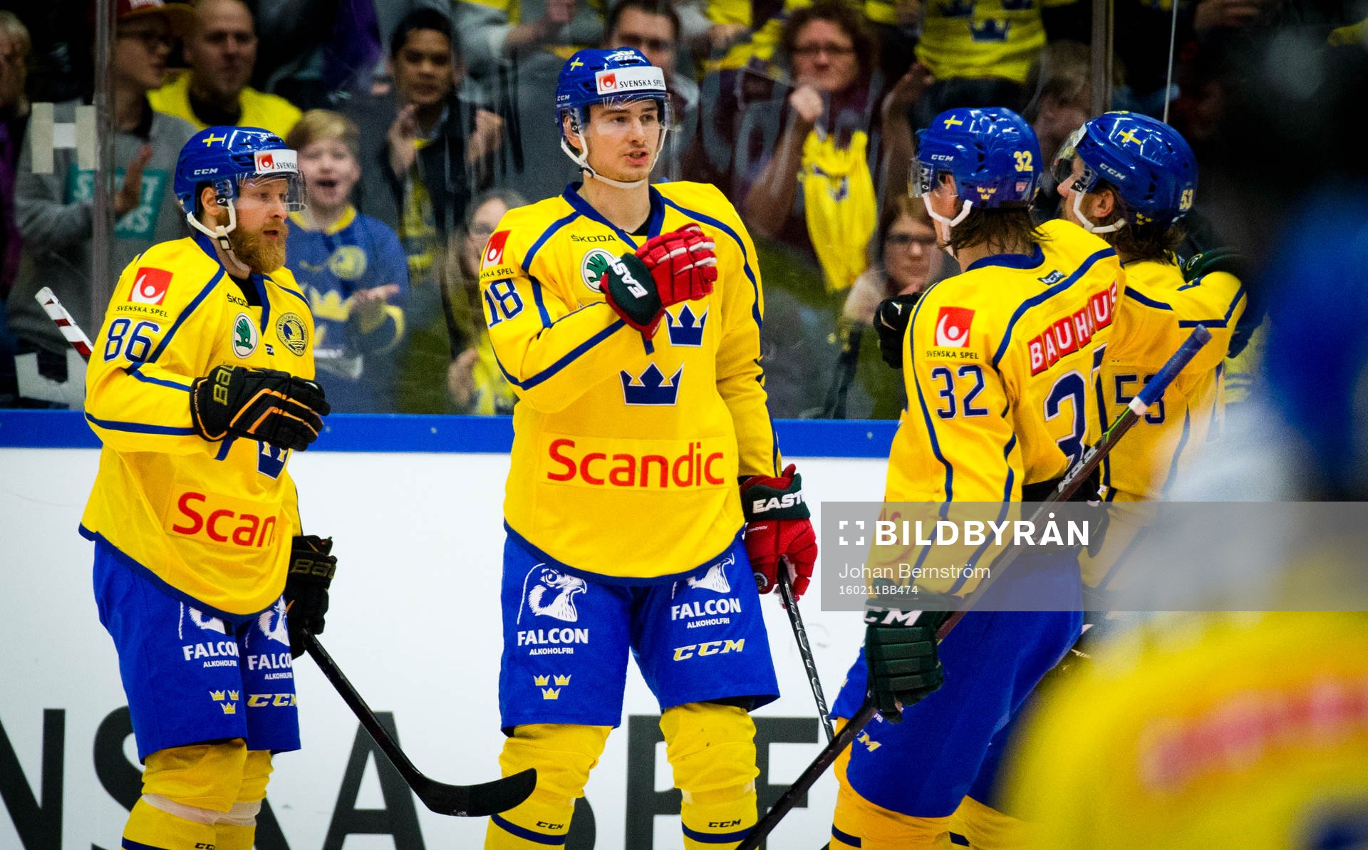 Sveriges Johan Sundström gör 3-0 och jublar med Linus