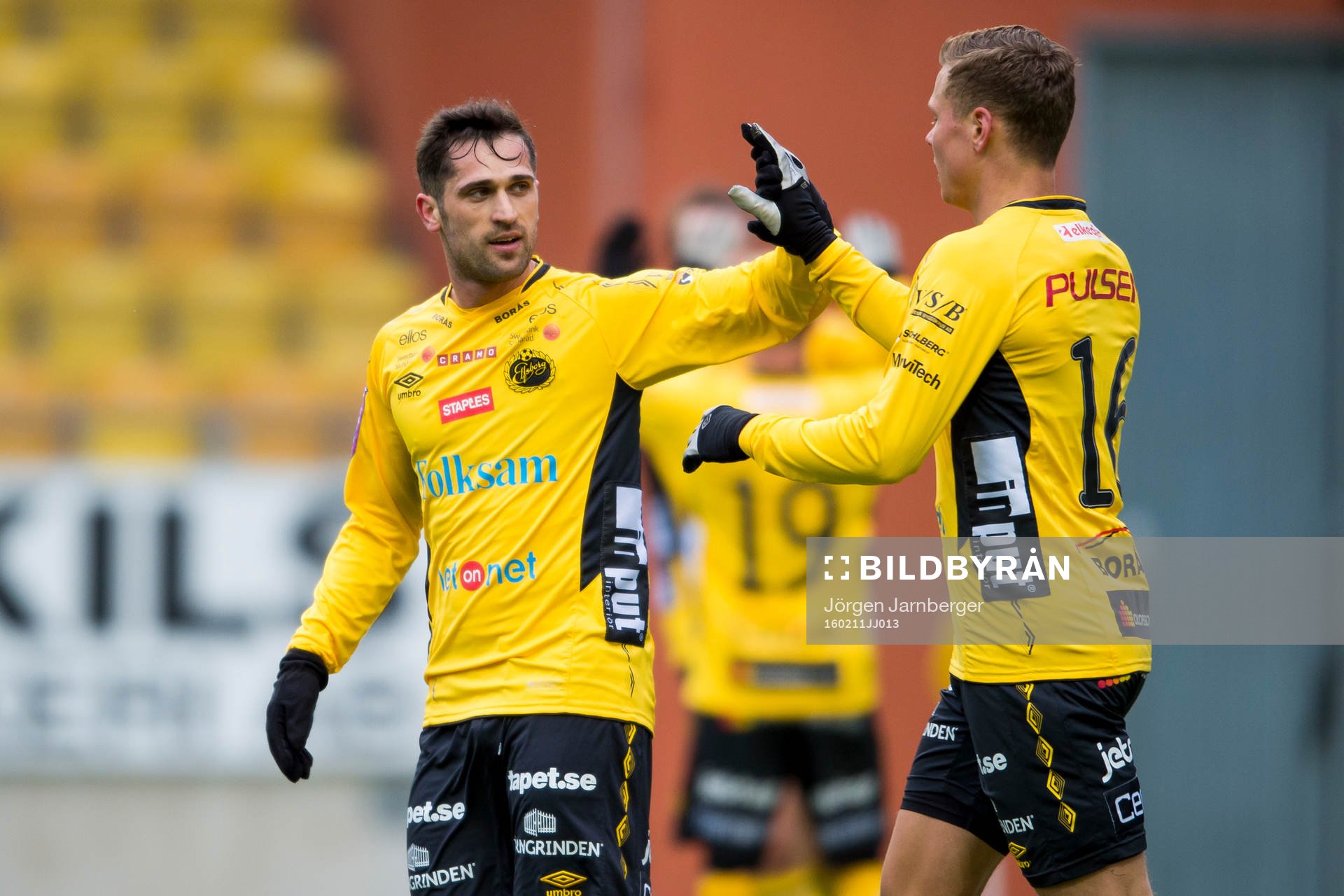 Elfsborgs Emir Bajrami och Viktor Claesson jublar