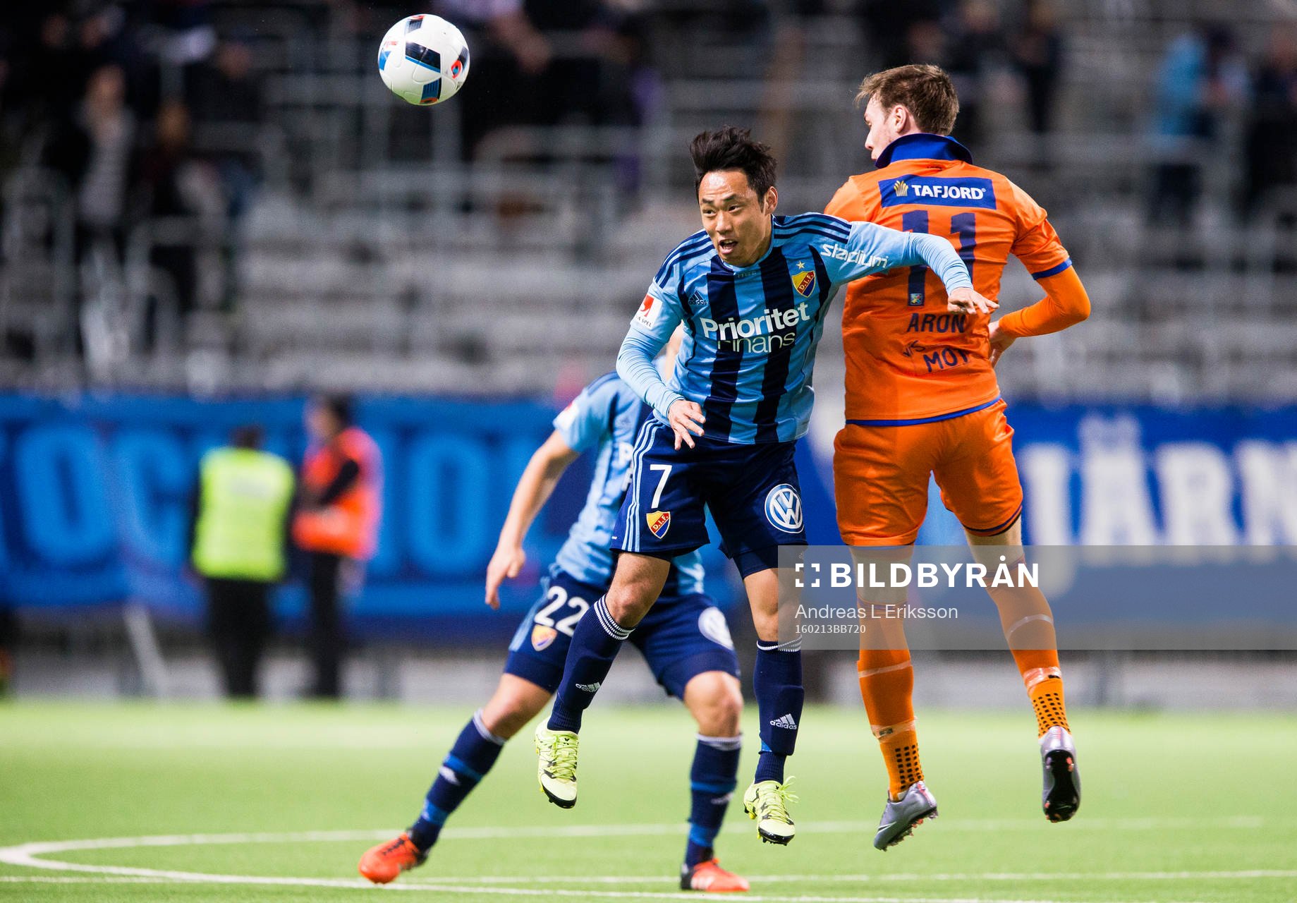Djurgårdens Seon-Min Moon i en nickduell med Ålesunds