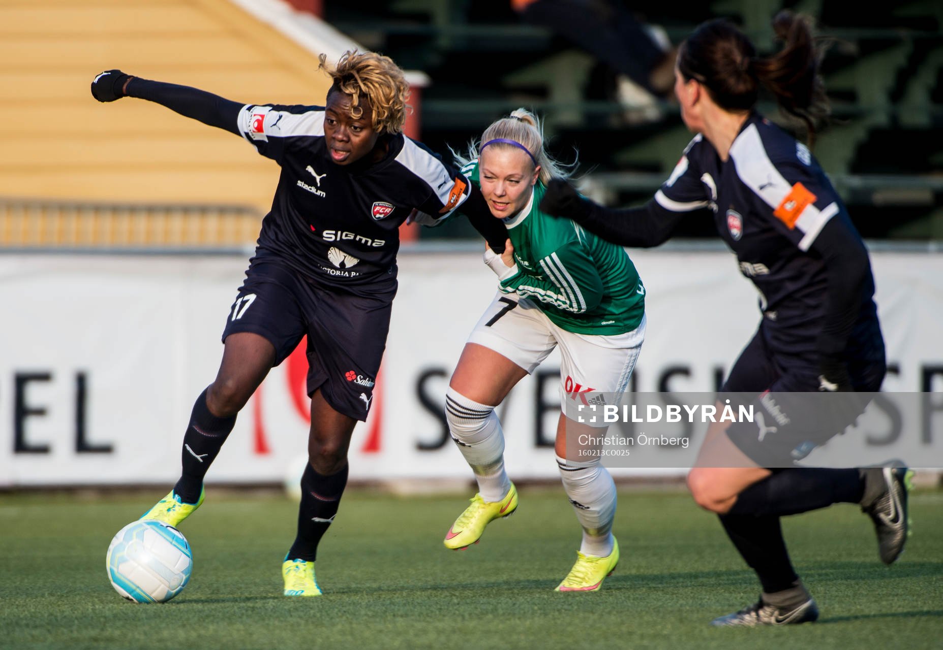 Rosengårds Gaëlle Enganamouit och Sara Björk
