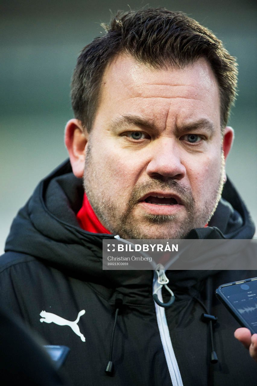 Rosengårds tränare Jack Majgaard Jensen efter träningsmatchen i fotboll mellan FC Rosengård och Fortuna Hjørring den 13 februari 2016 i Malmö.