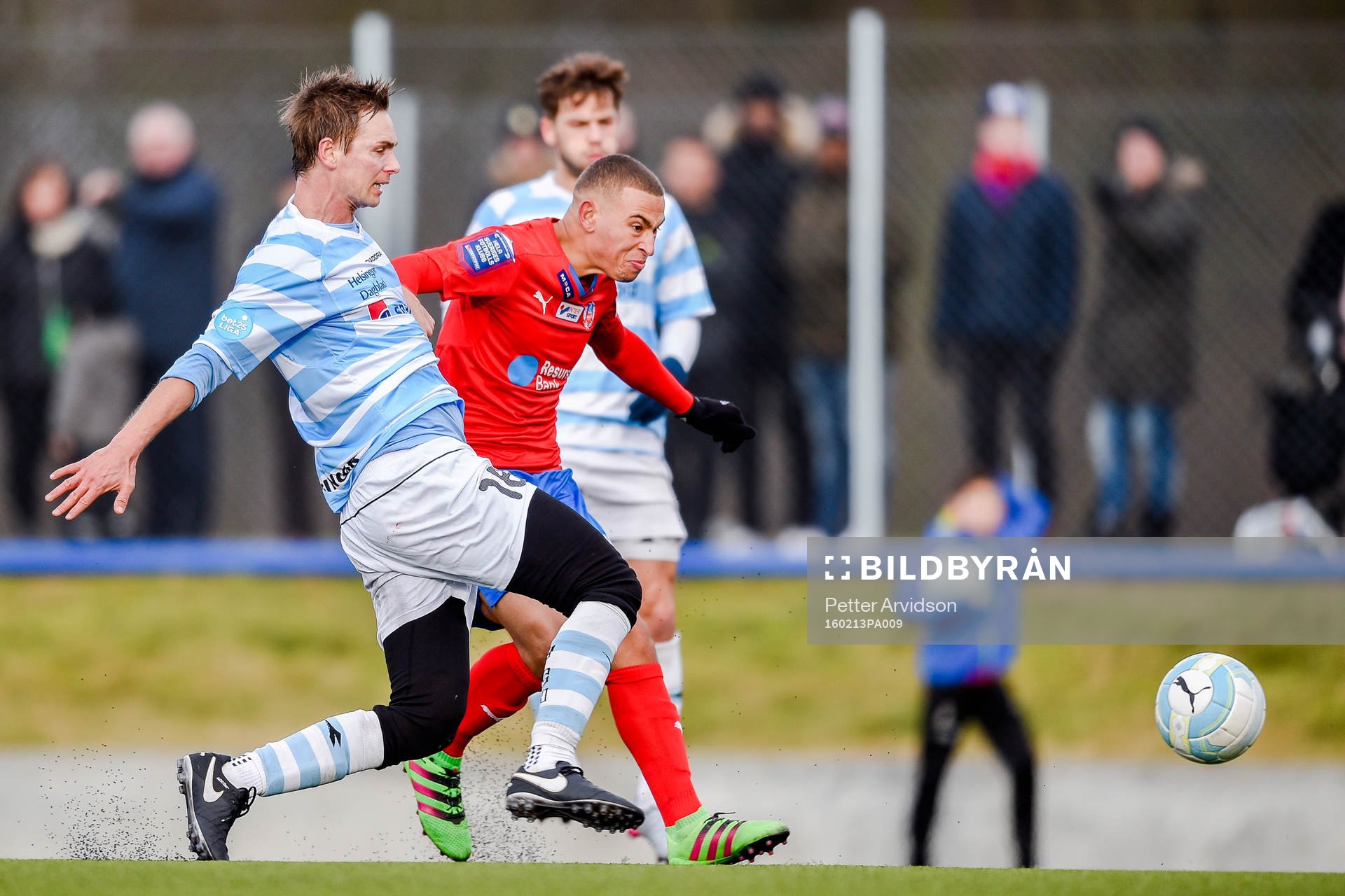 Helsingörs Morten Bertolt och Helsingborgs h/under en