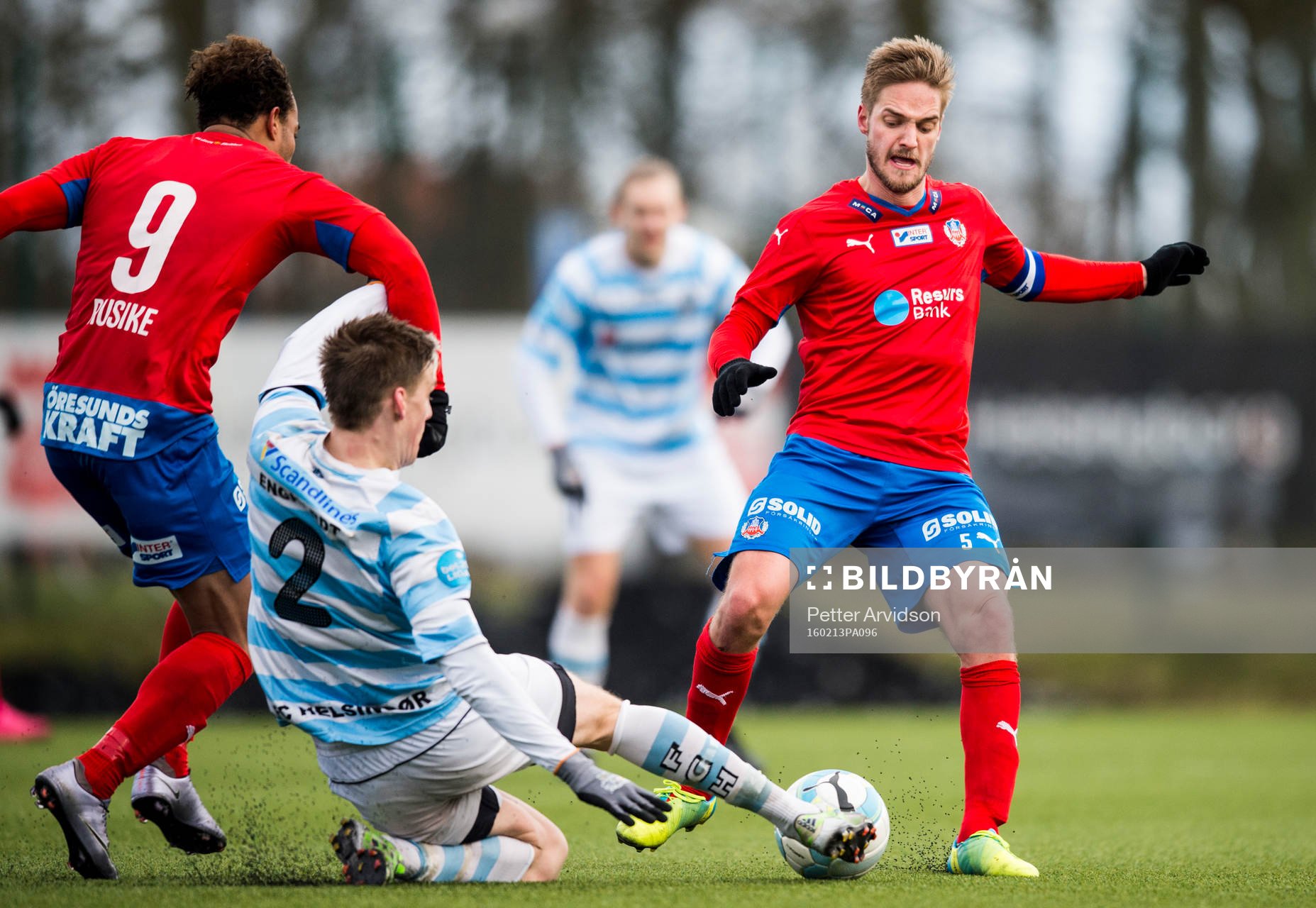 Helsingborgs Matthew Rusike och Johan Mårtensson mot