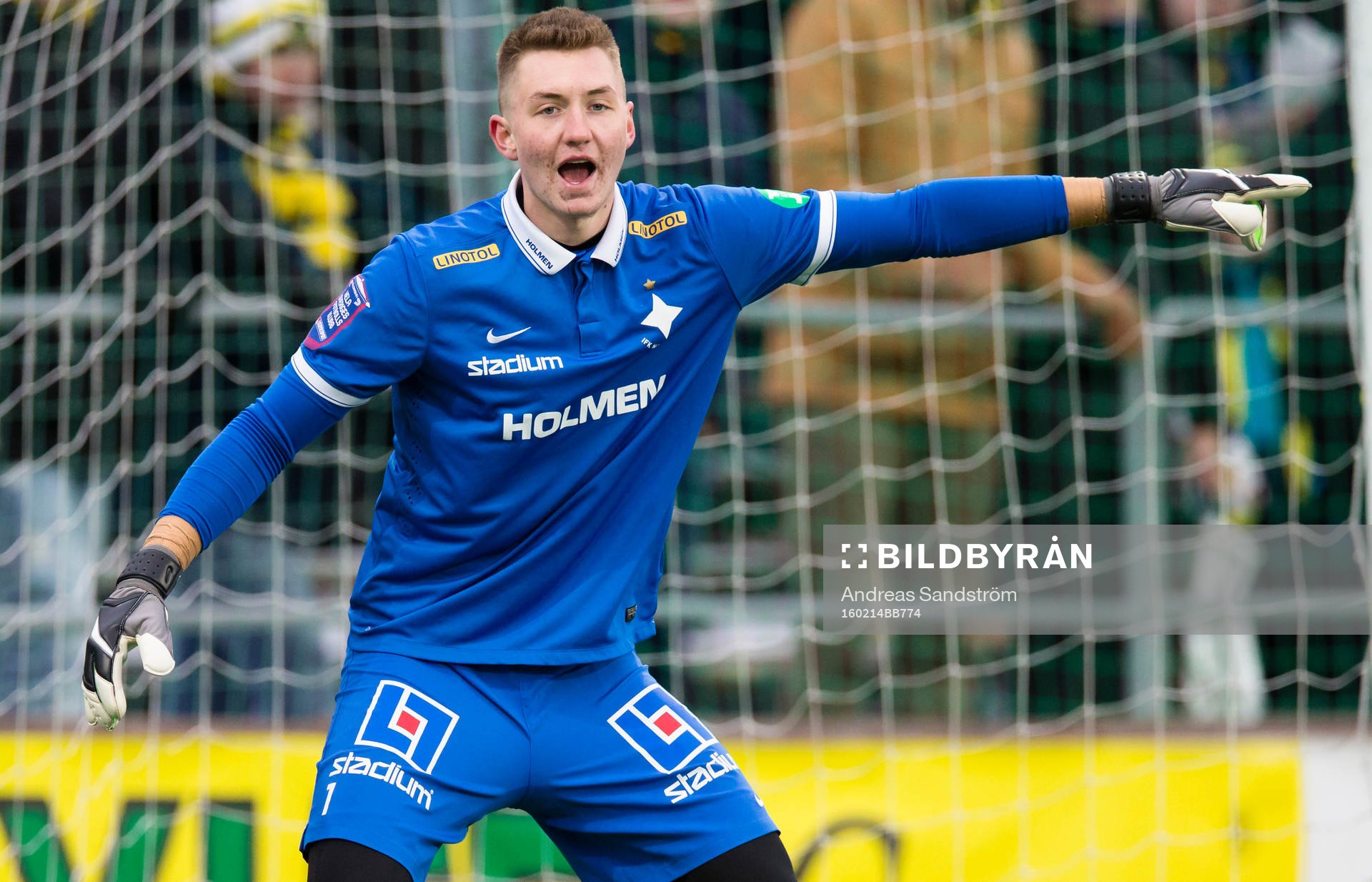 Norrköpings målvakt Andreas Vaikla under träningsmatchen i fotboll mellan AIK och Norrköping den 14 Februari 2016 i Stockholm. 