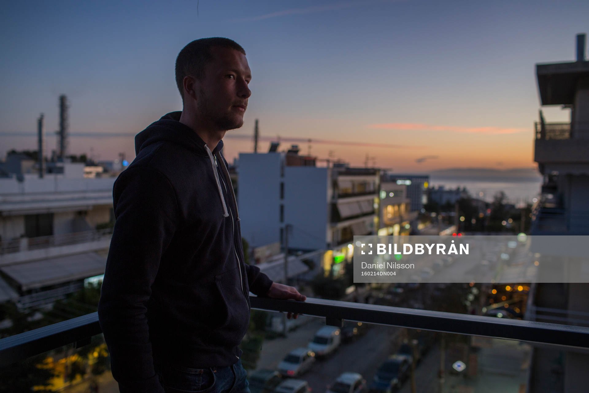 4 AEK Athens Jakob Johansson på sin balkong i sitt hem