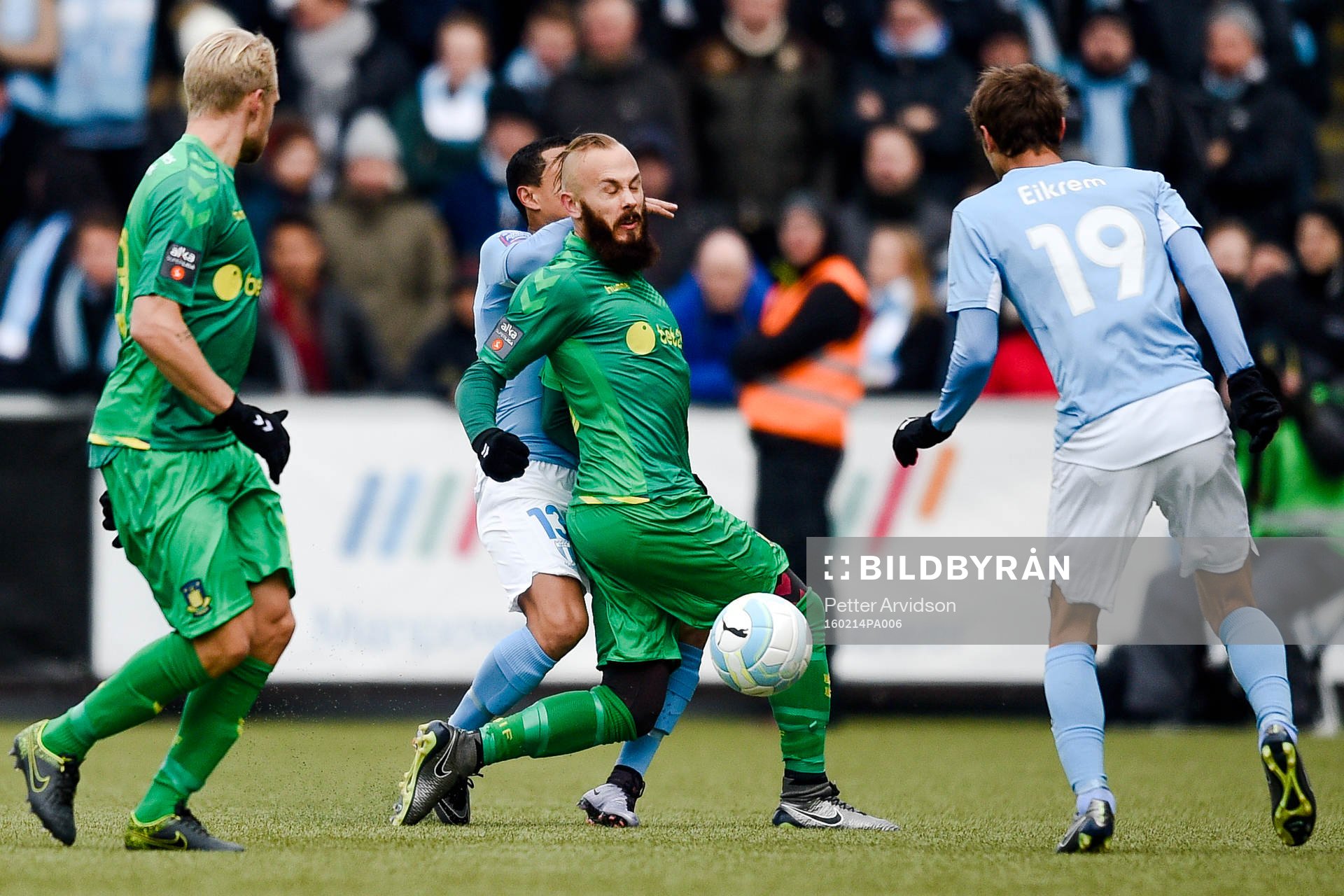 Bröndbys Magnus Eriksson i en kamp mot Malmö FFs