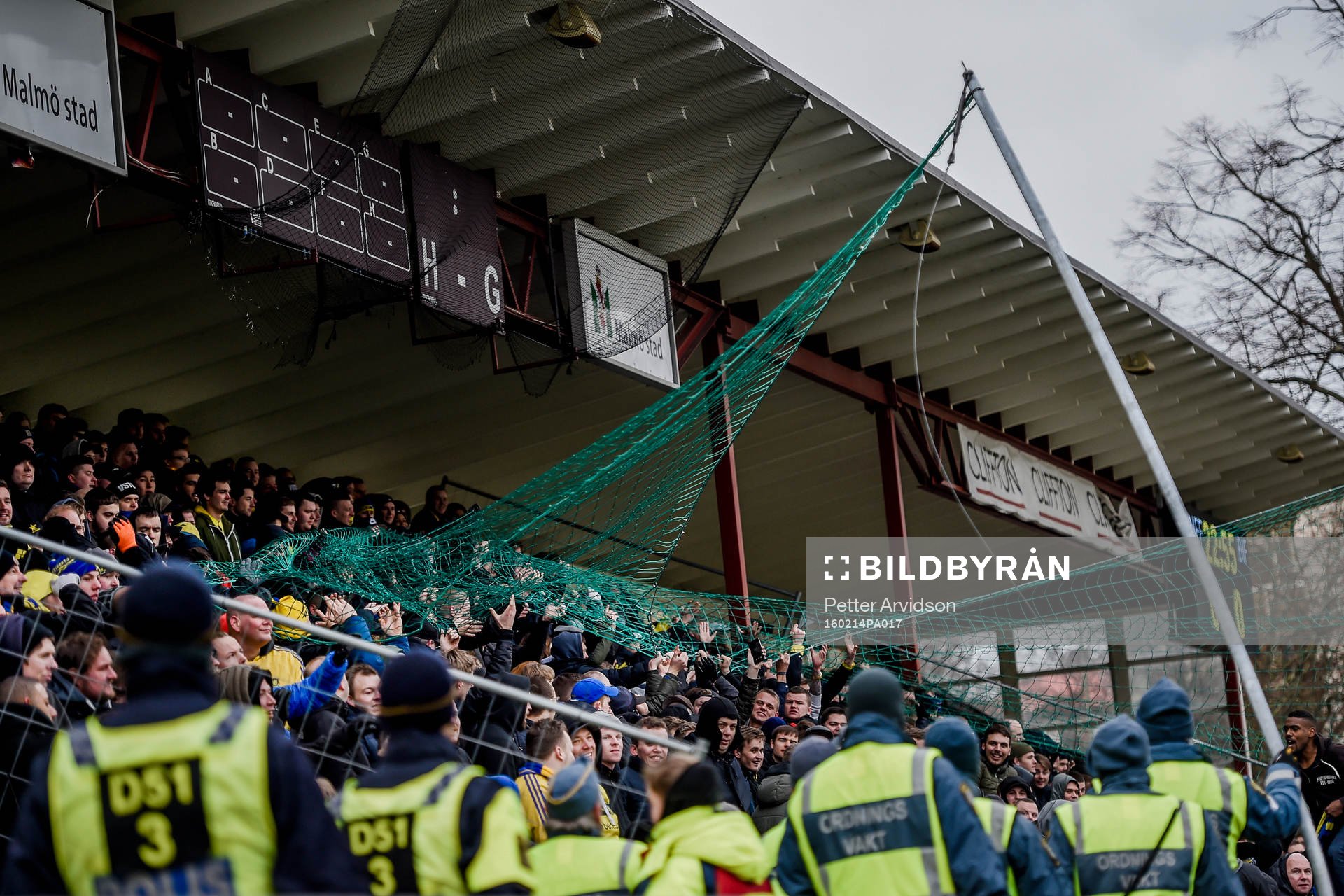Stökigt på läktaren bland Bröndbys supportrar