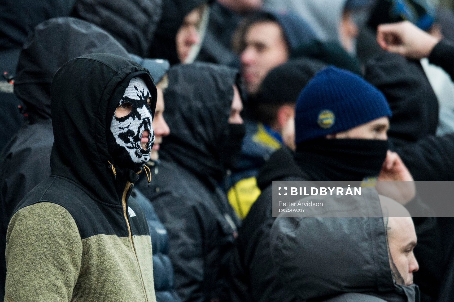 Bröndbys maskerade supportrar
