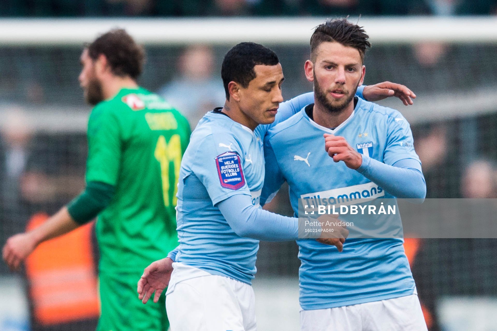 Malmö FFs Yoshimar Yotún och Tobias Sana jublar