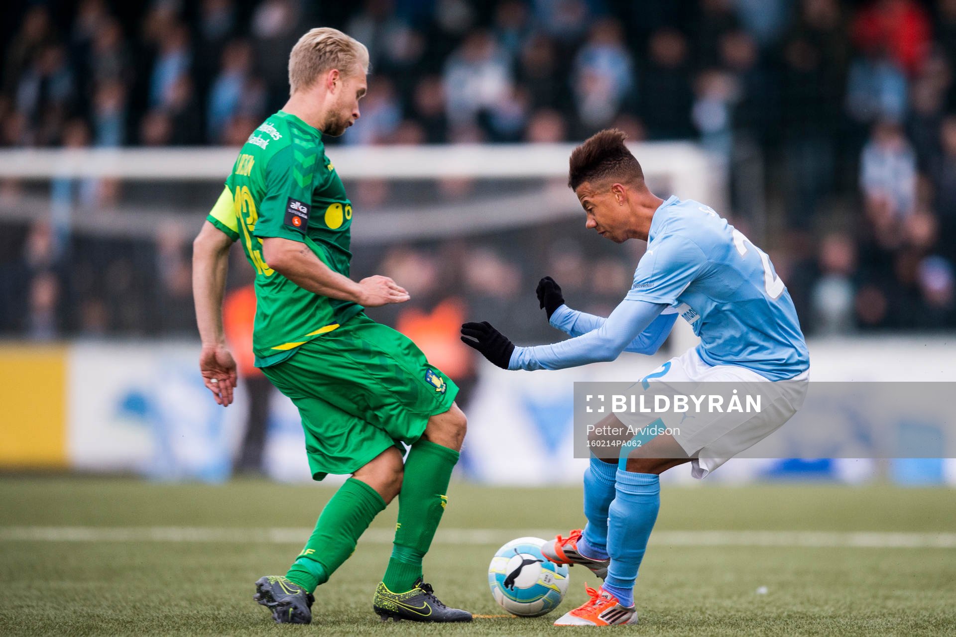 Bröndbys Johan Larsson och Malmö FFs Tobias Sana