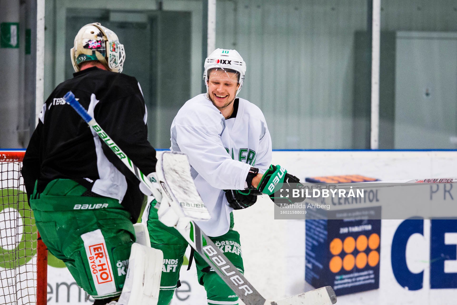 Rögles Viktor Lindgren och målvakt Lars Volden