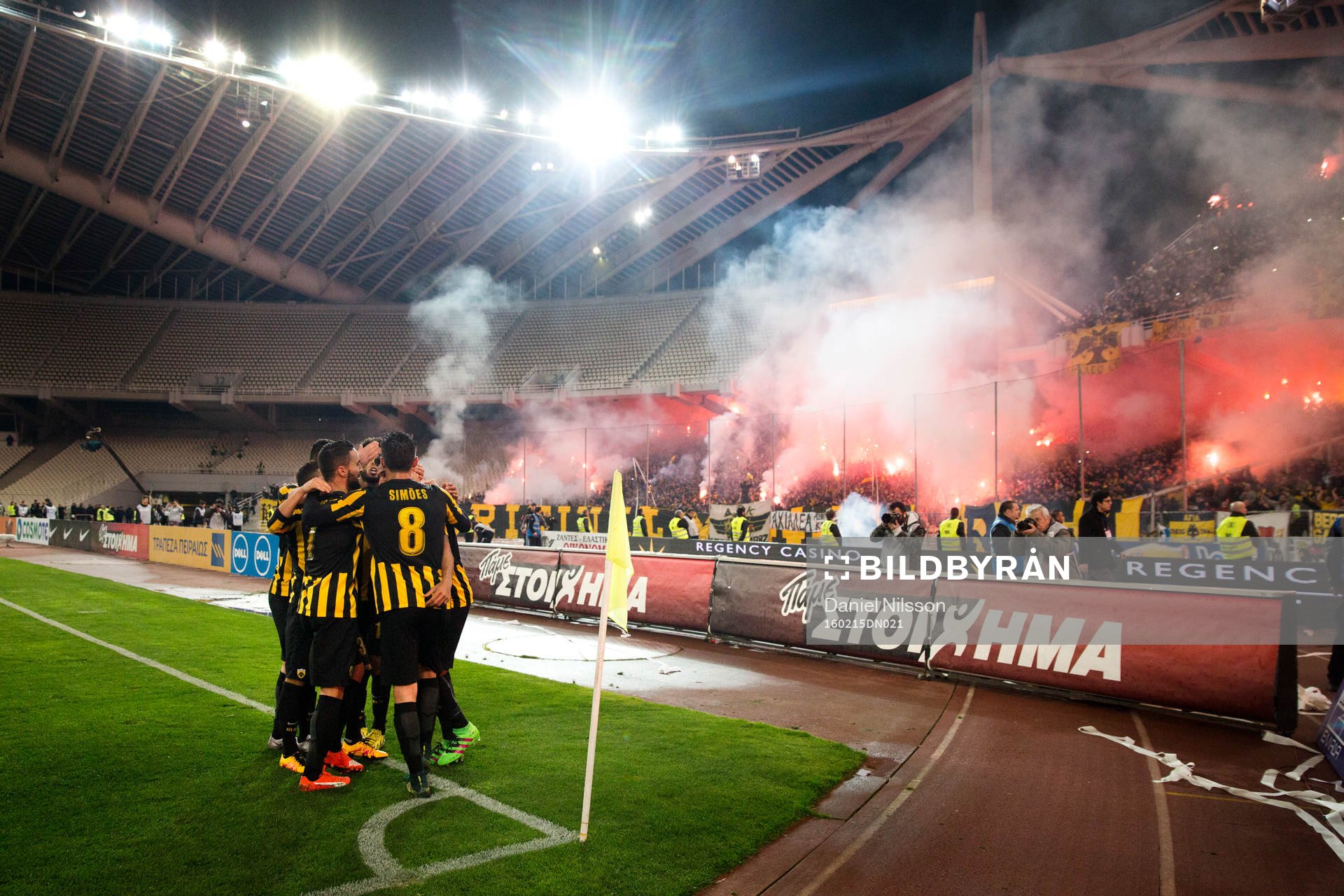 AEK Athens spelare jublar