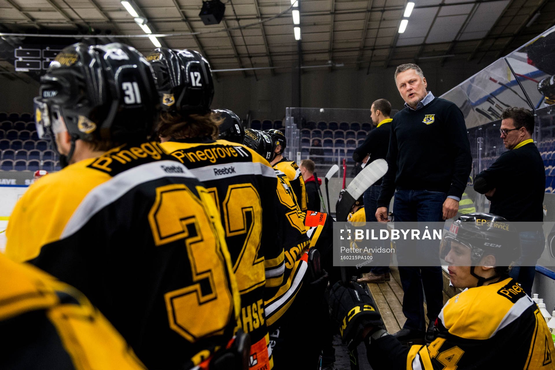 Panterns tränare Stephan Lundh i båset