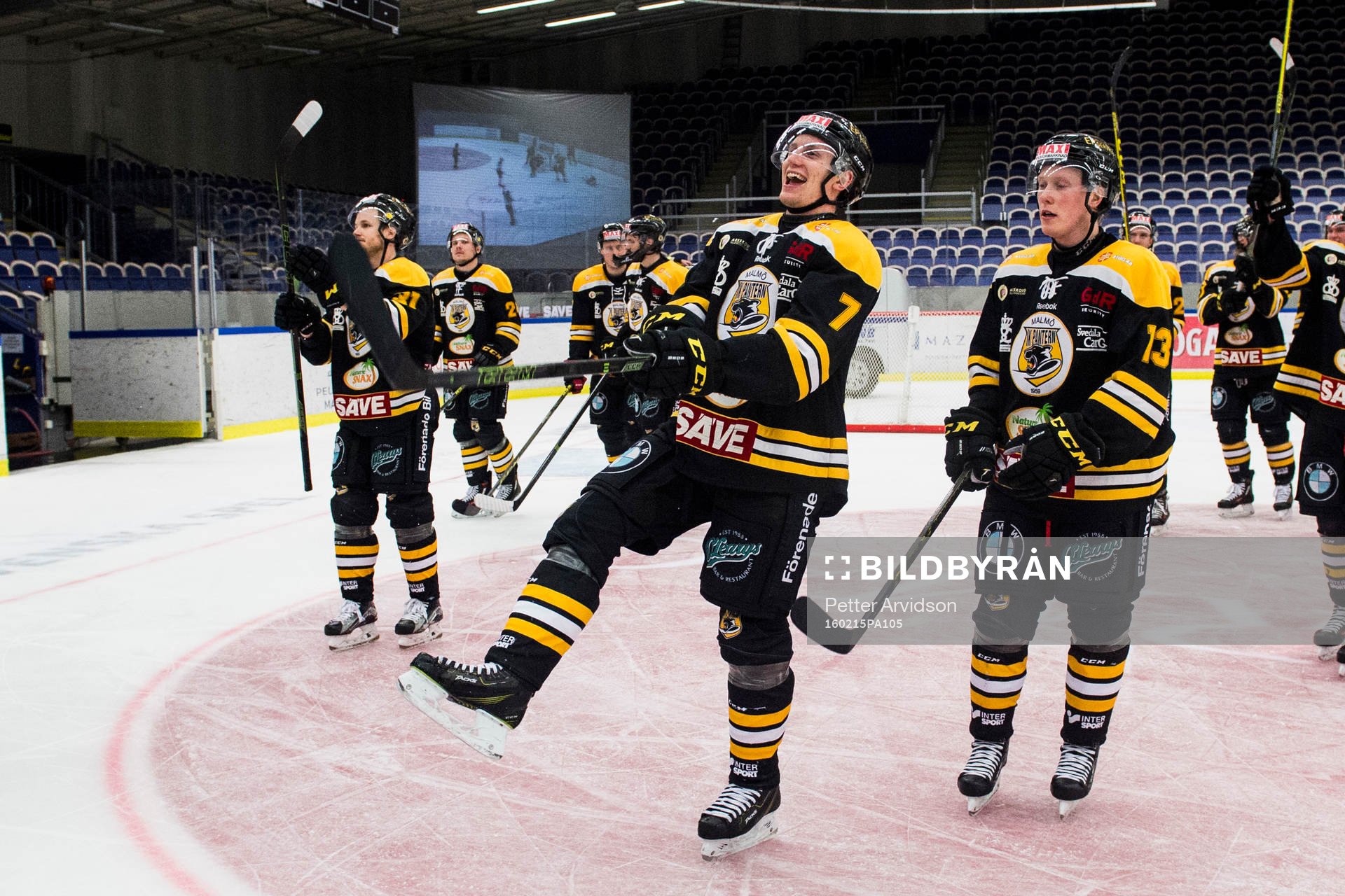 Panterns Filip Windlert och Kalle Östman jublar mot