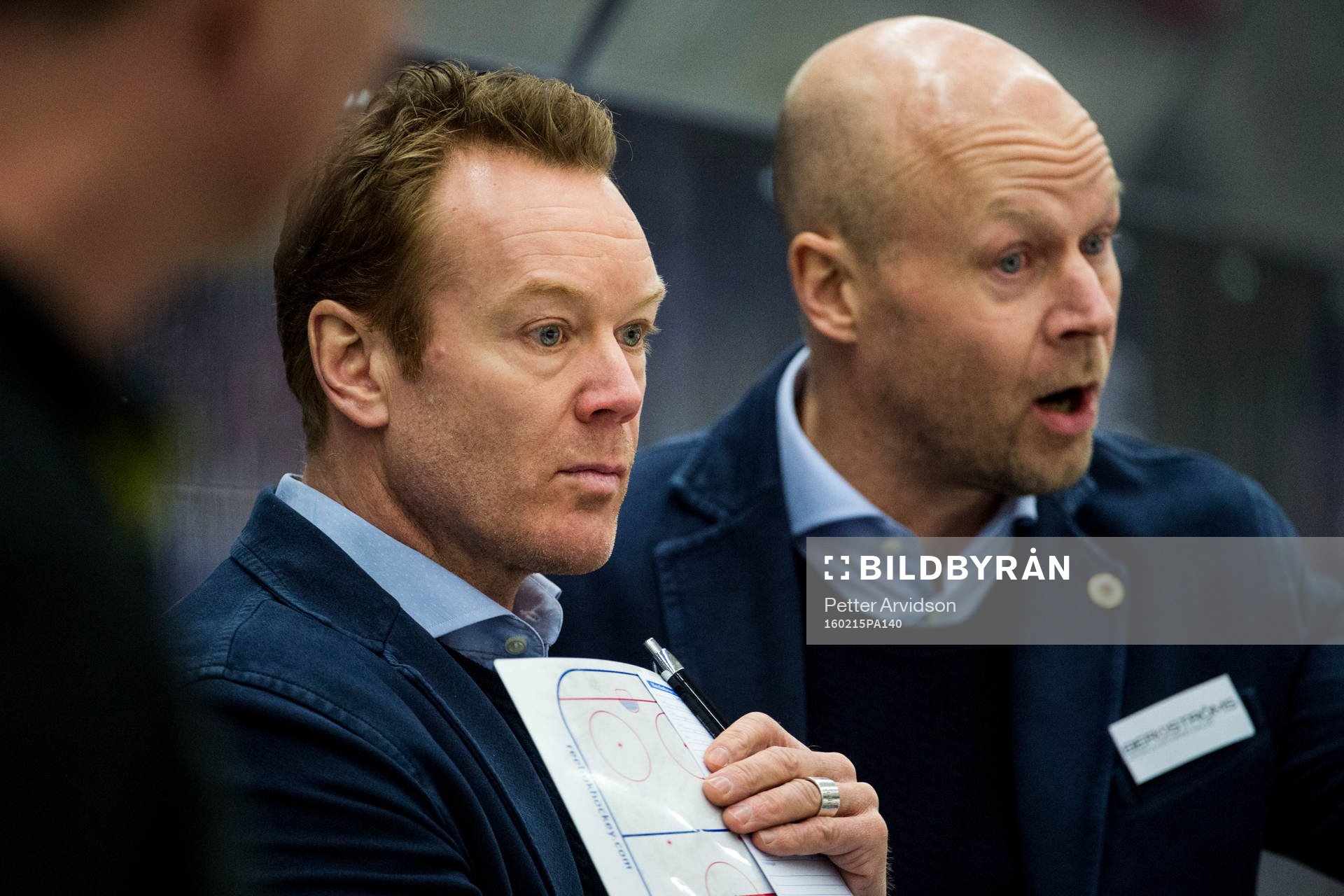Almtunas tränare Niklas Eriksson och assisterande tränare