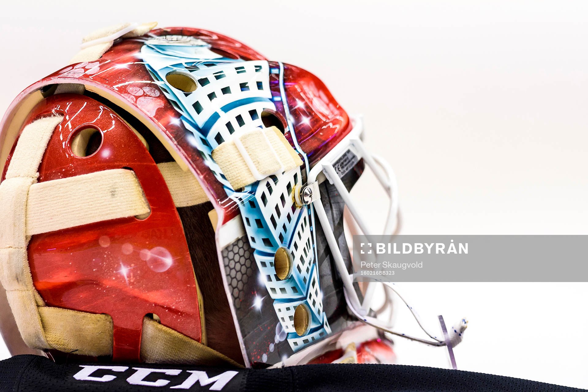 Malmö Redhawks målvakt Pontus Sjögren med ett motiv av