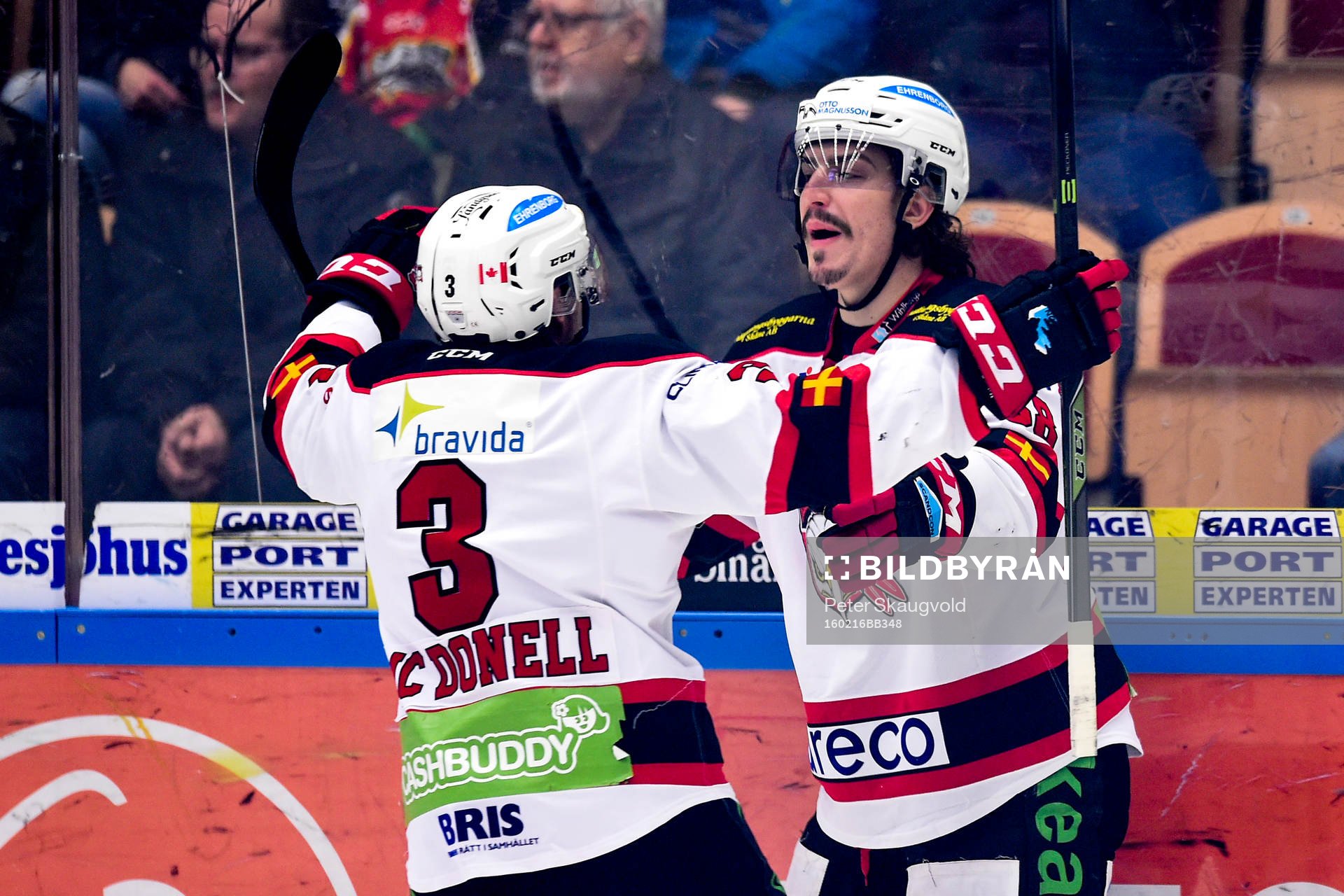 Malmö Redhawks Kent McDonell och Peter Mueller jublar