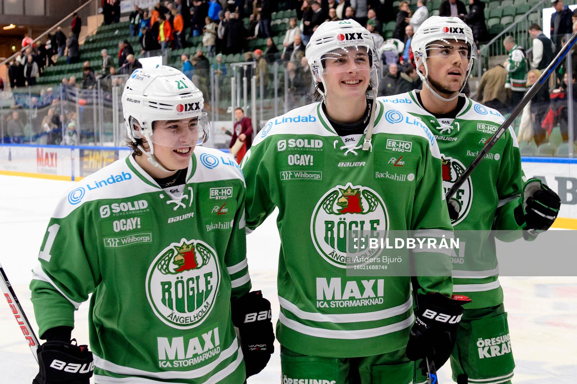 Rögles Alexander Lunsjö och Mathias From jublar