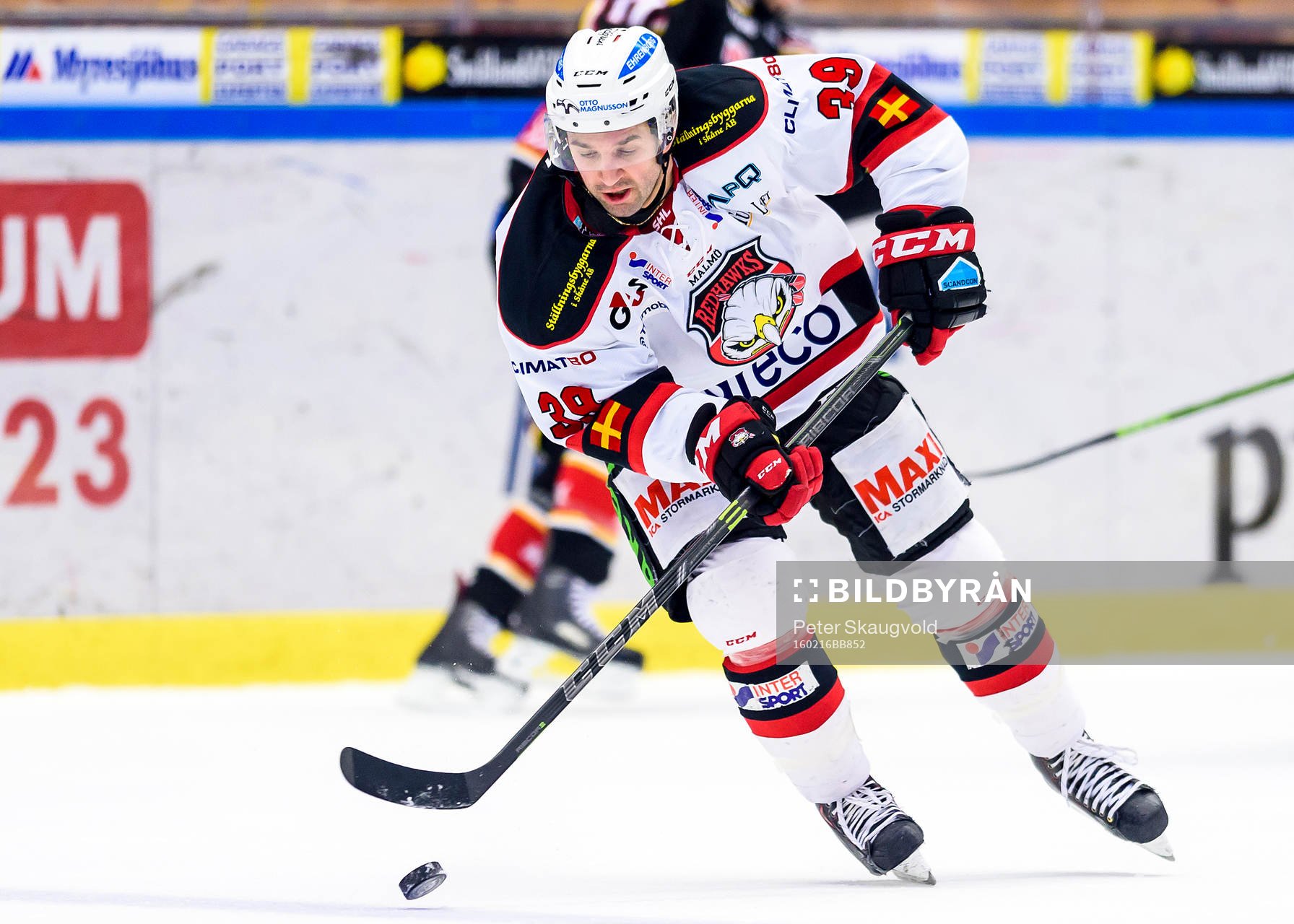 Malmö Redhawks Eric Himelfarb med pucken