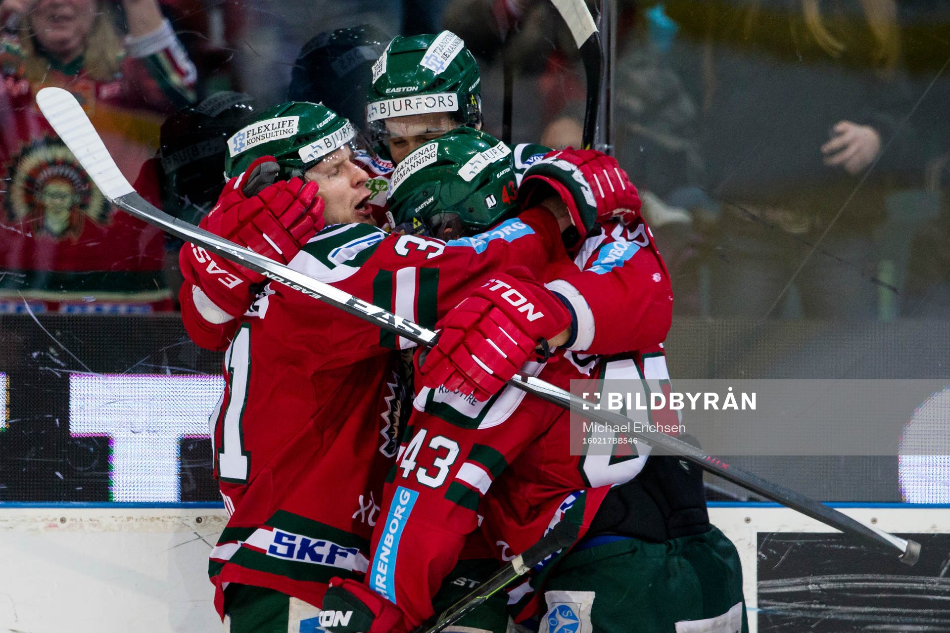 Frölundas Nicklas Lasu jublar ihop med Oliver Lauridsen