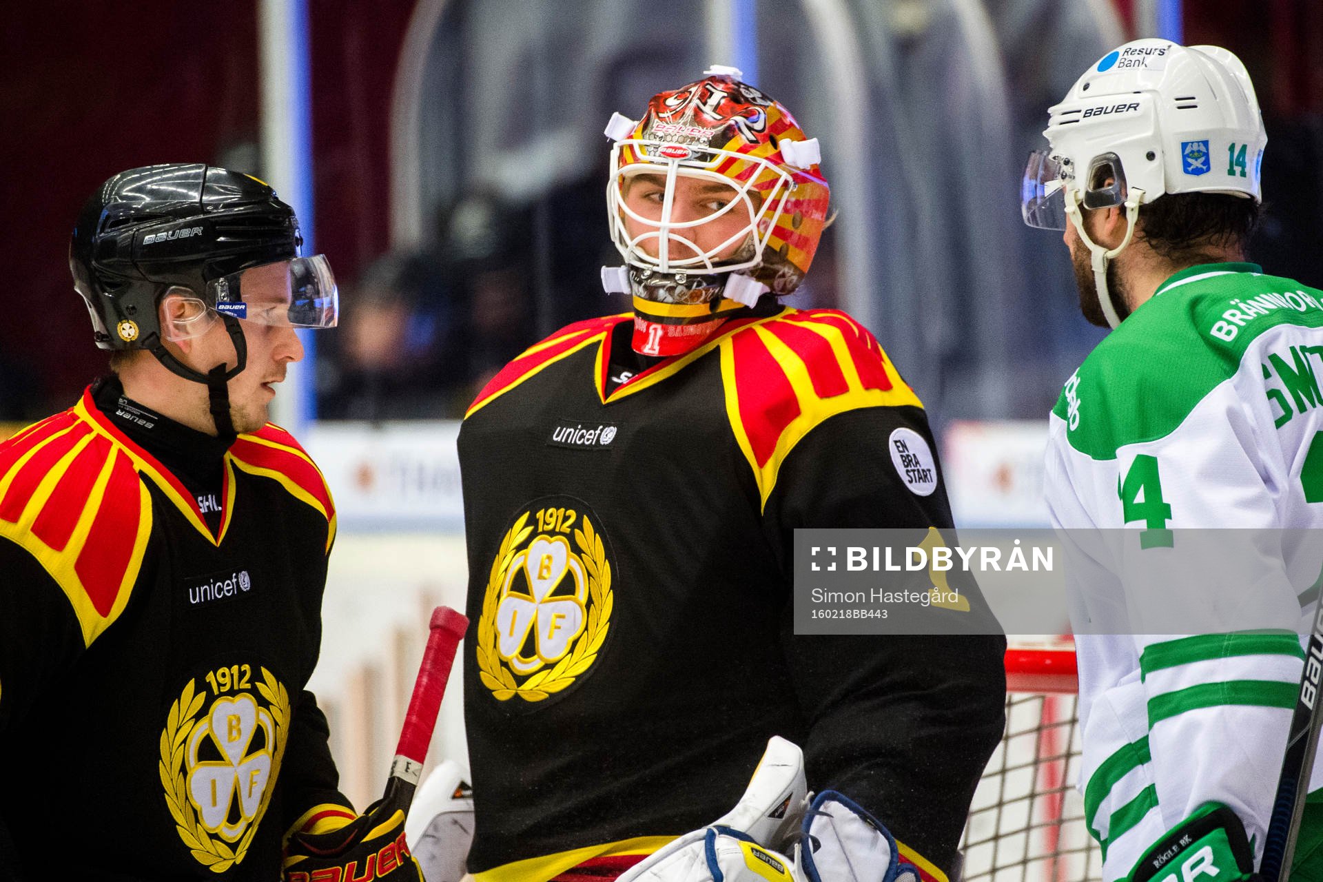 Brynäs målvakt Felix Sandström, Jonathan Pudas  och