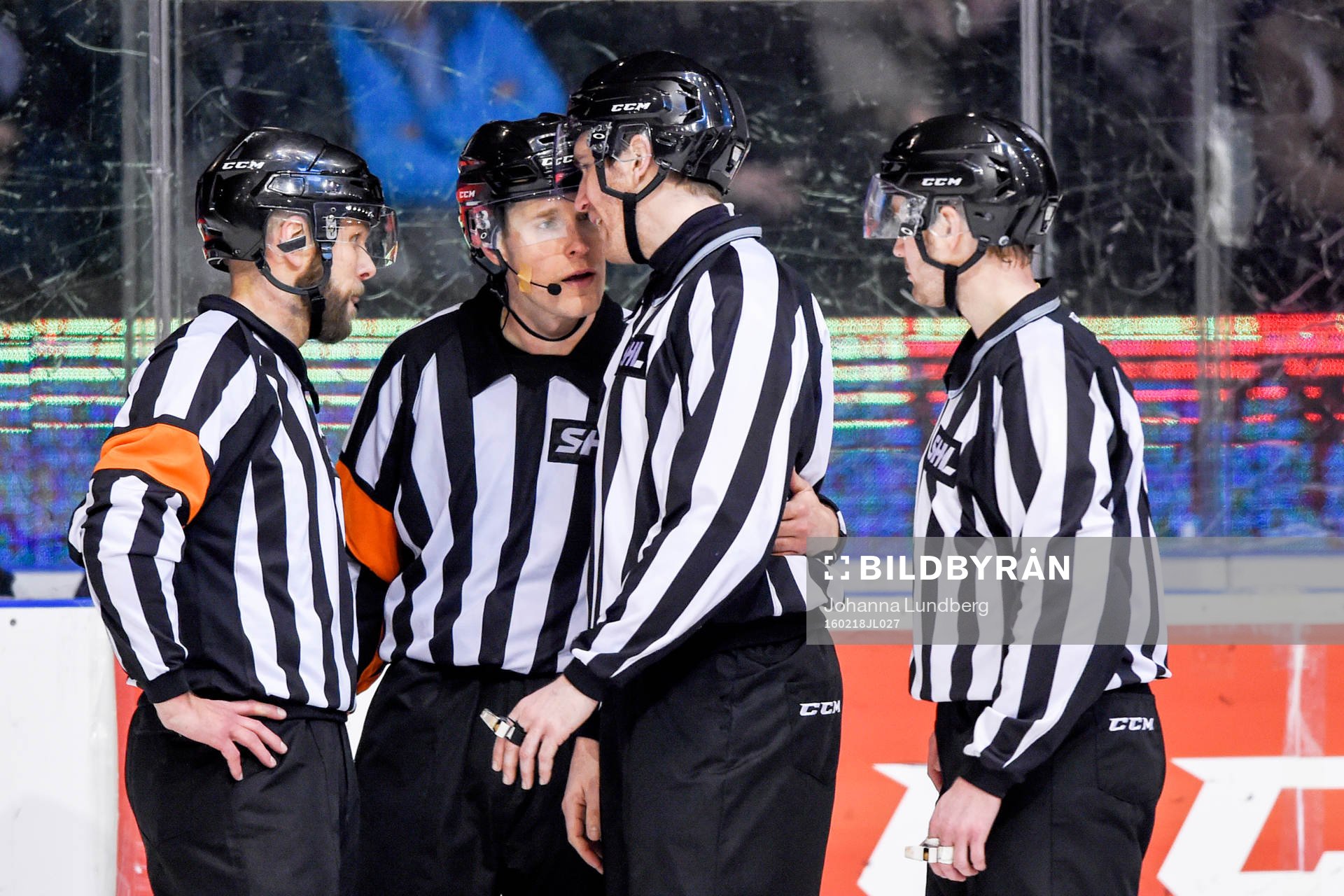 Domarteamet konfererar