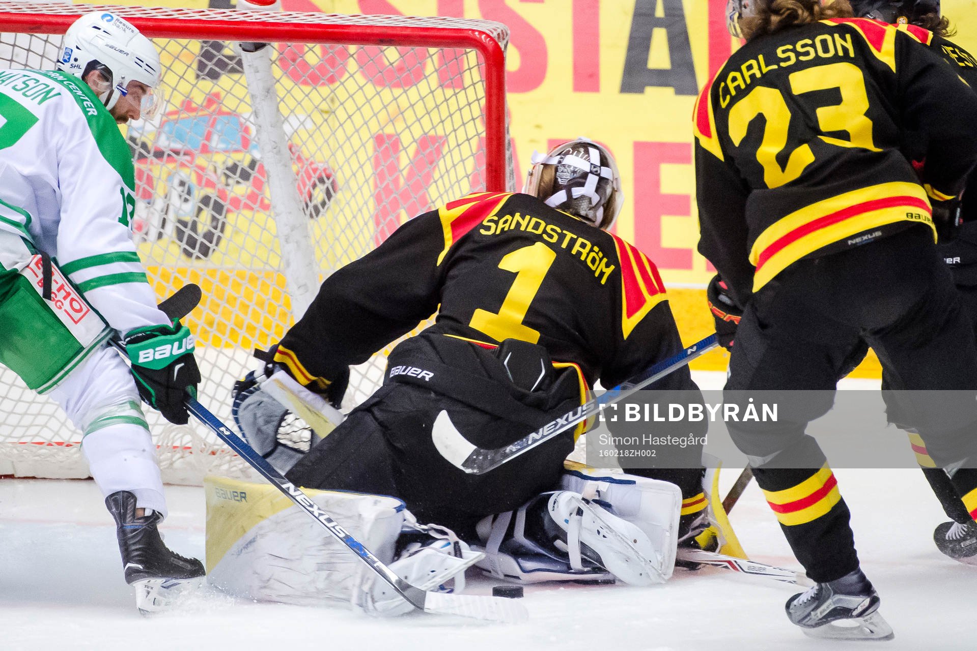 Brynäs målvakt Felix Sandström har inte kontroll på