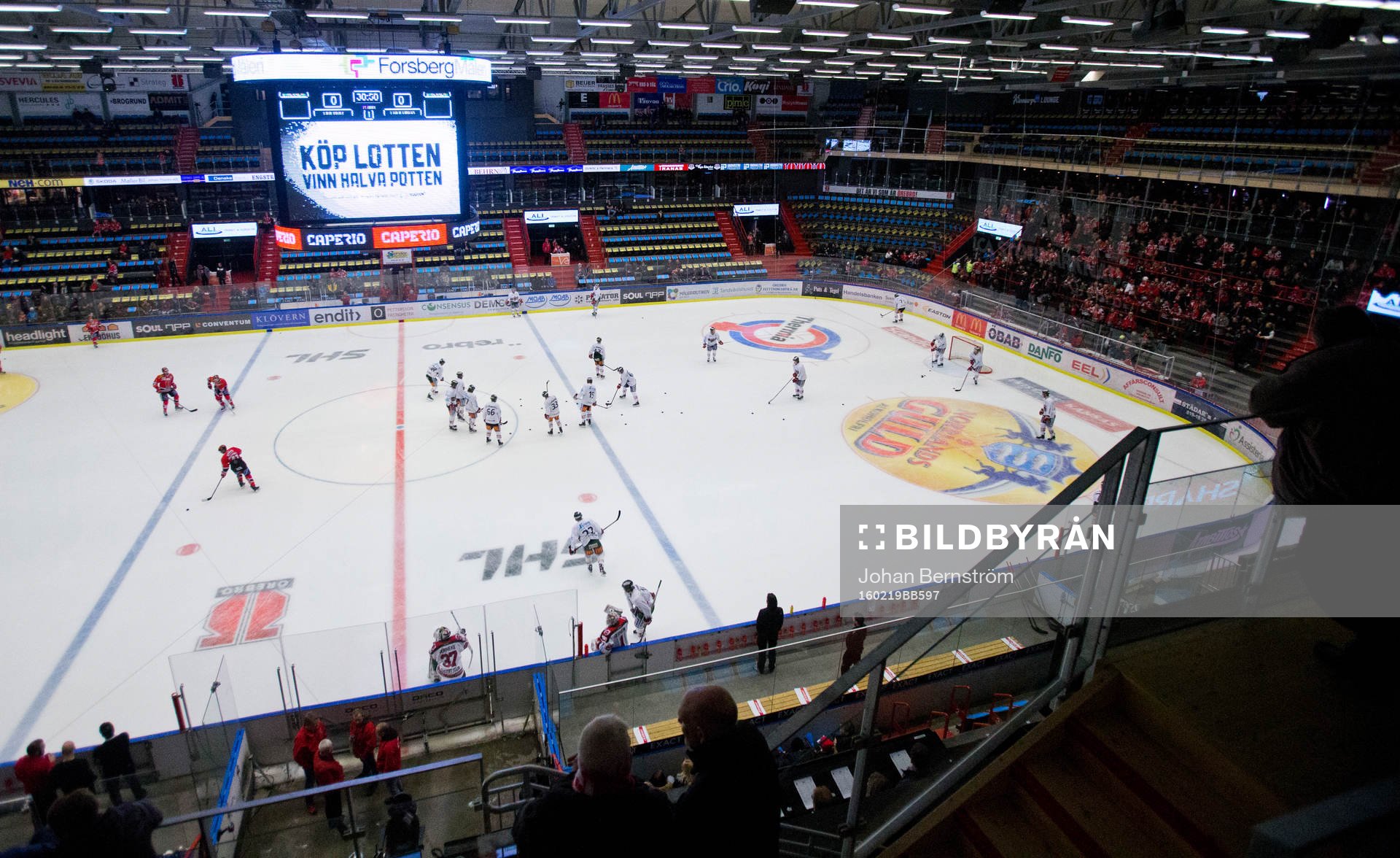 Uppvärmning i Behrn Arena med fokus på tekningscirklarna