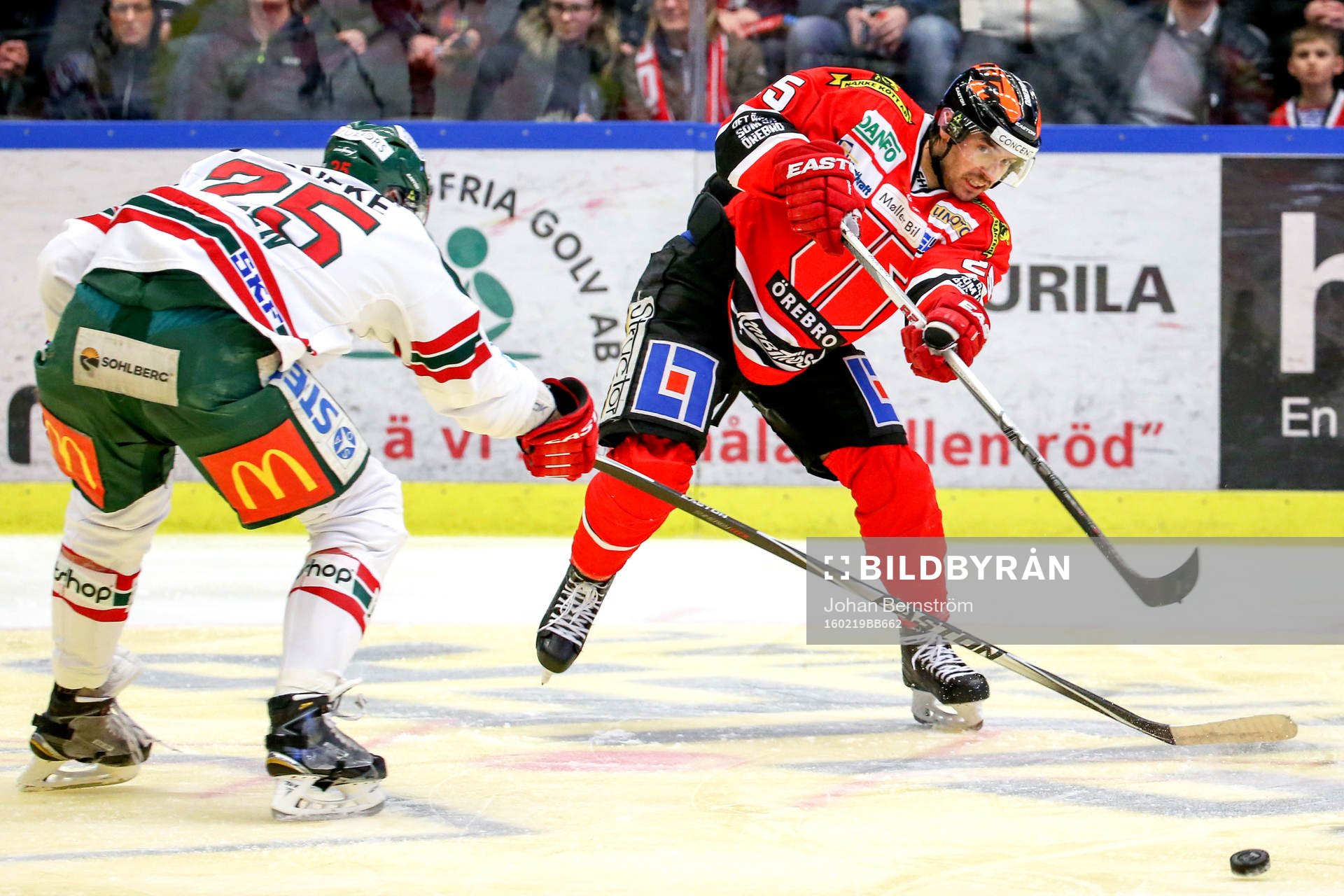 Frölundas Oliver Lauridsen och Örebros Martin Johansson