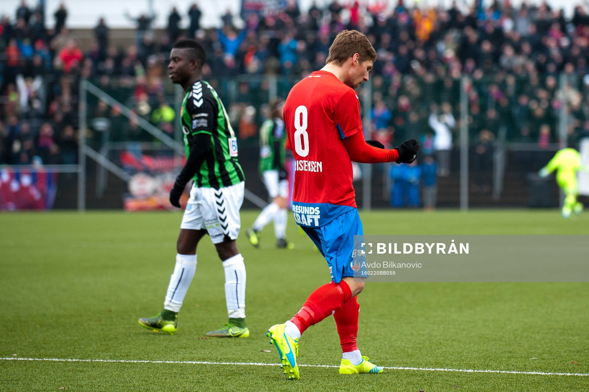 Helsingborgs Martin Christensen jublar medan GAIS spelare