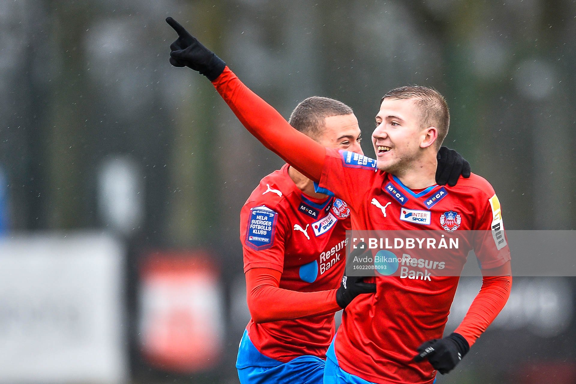 Helsingborgs Jordan Larsson och Darijan Bojanić jublar under fotbollsmatchen i Svenska Cupen mellan Helsingborg och GAIS den 20 februari 2016 i Helsingborg.