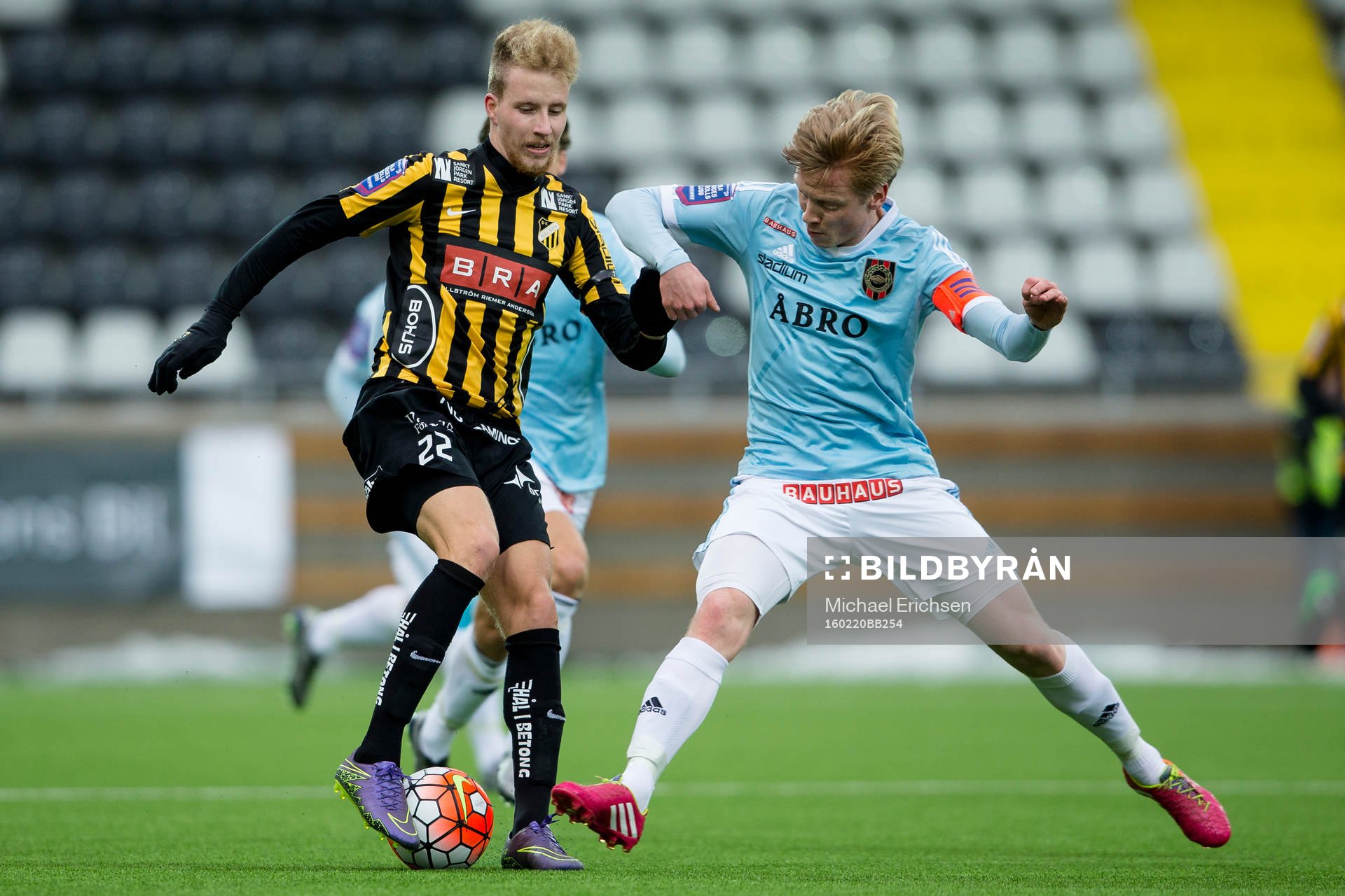 Häckens Samuel Gustafson mot Brommapojkarnas Gustav