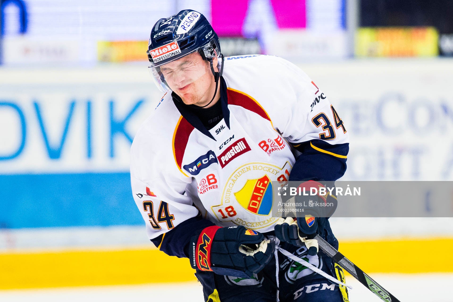 Djurgårdens Daniel Brodin grinar illa