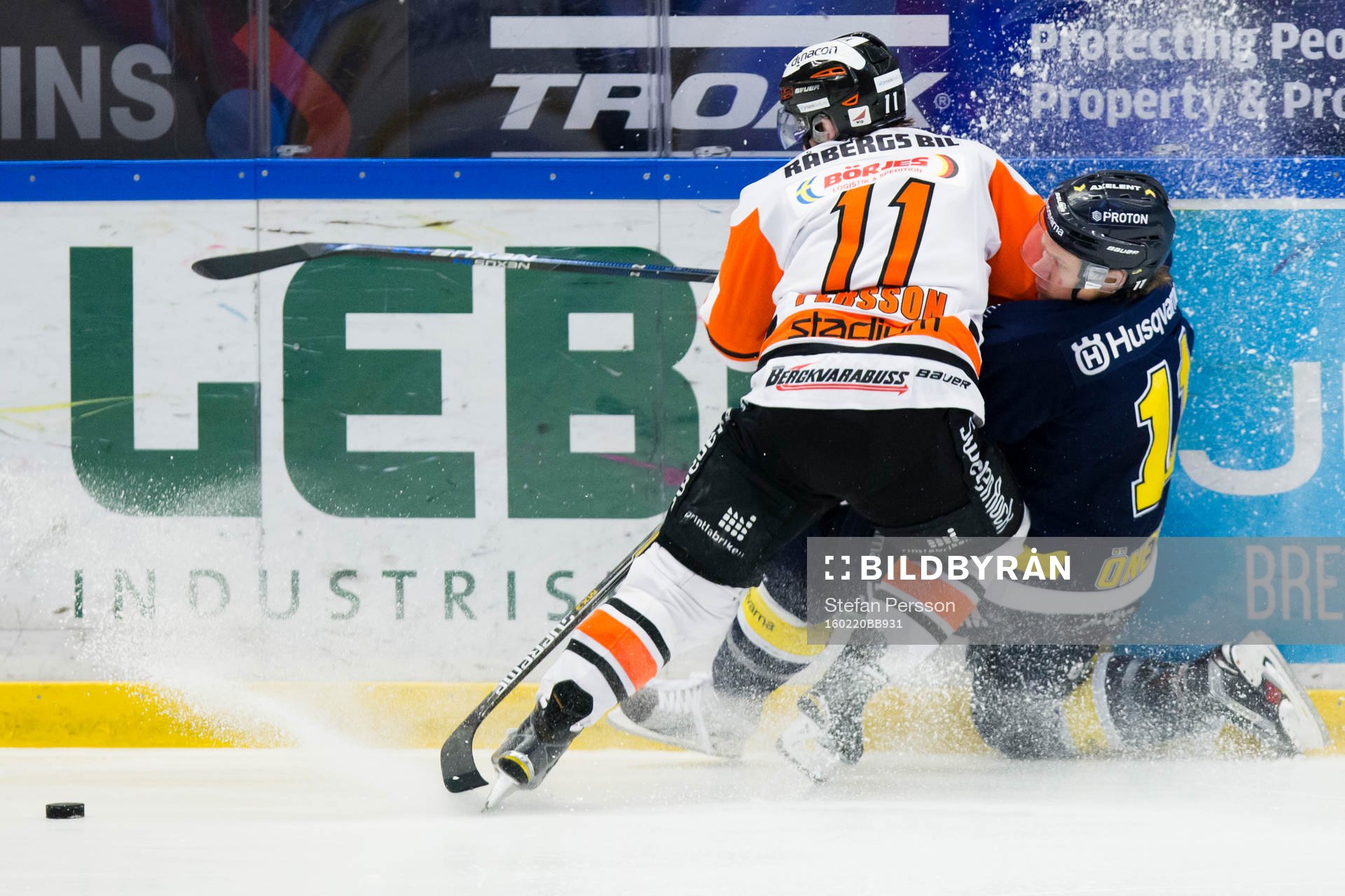 s Simon Önerud