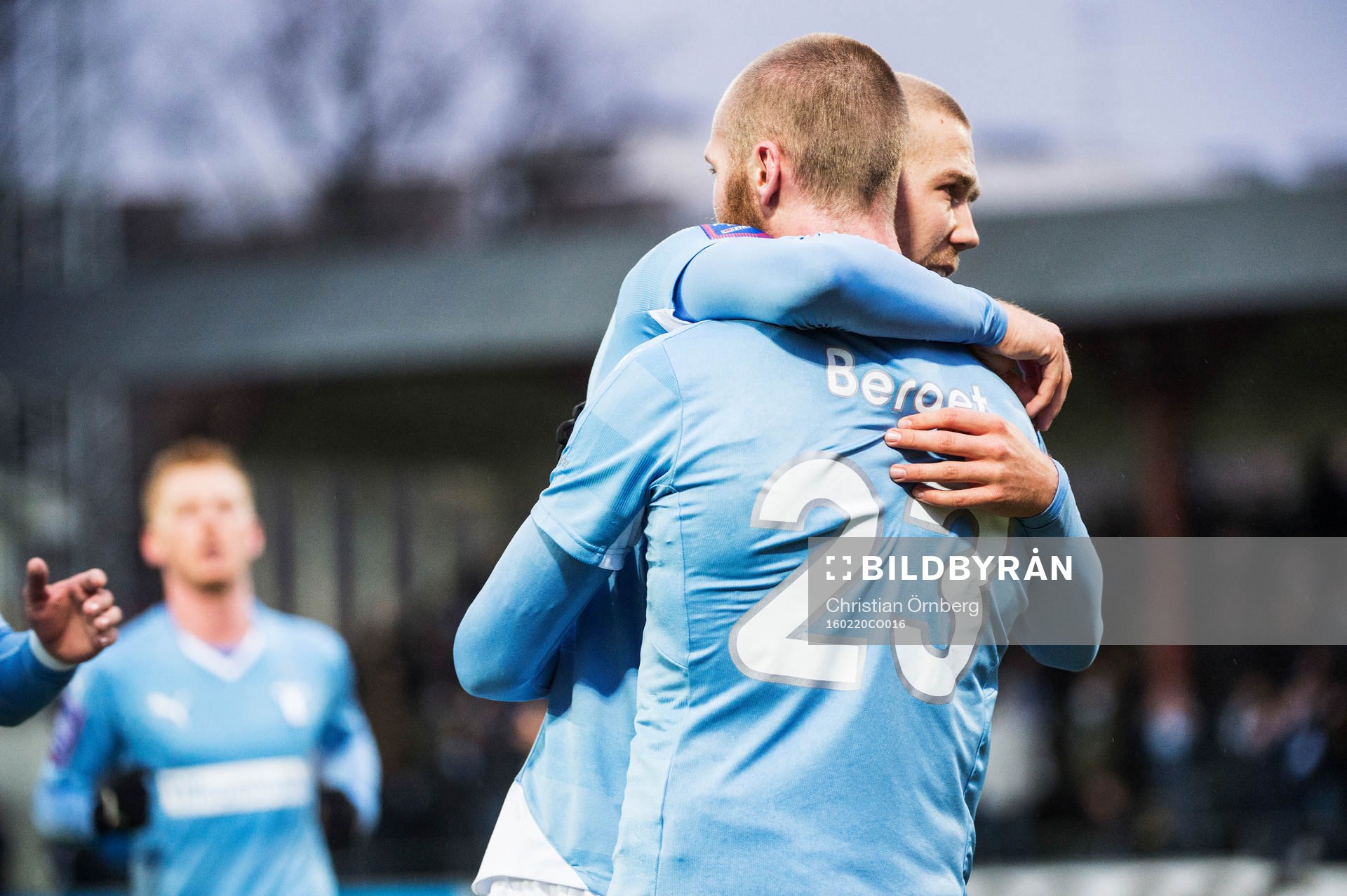Malmö FFs Anton Tinnerholm jublar åt Jo Inge Berget