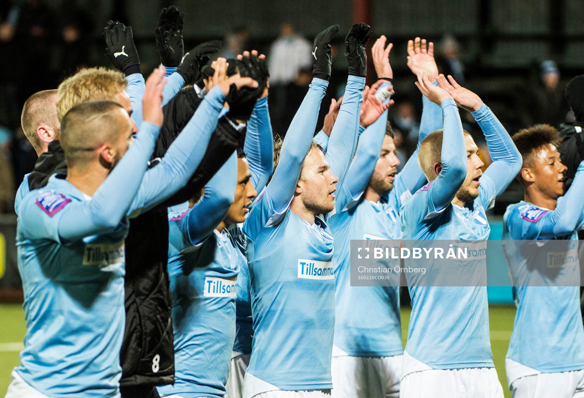 Malmö FFs Oscar Lewicki  jublar med lagkamraterna