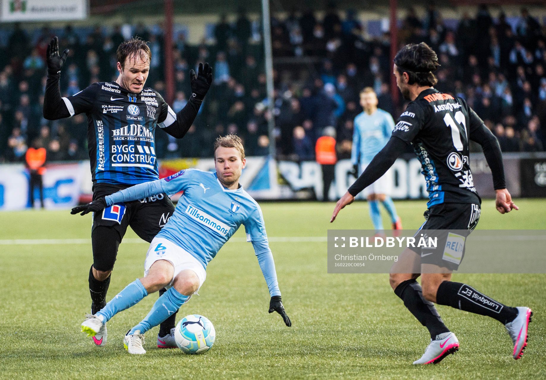 Malmö FFs Oscar Lewicki mot Sirius Niklas Thor och
