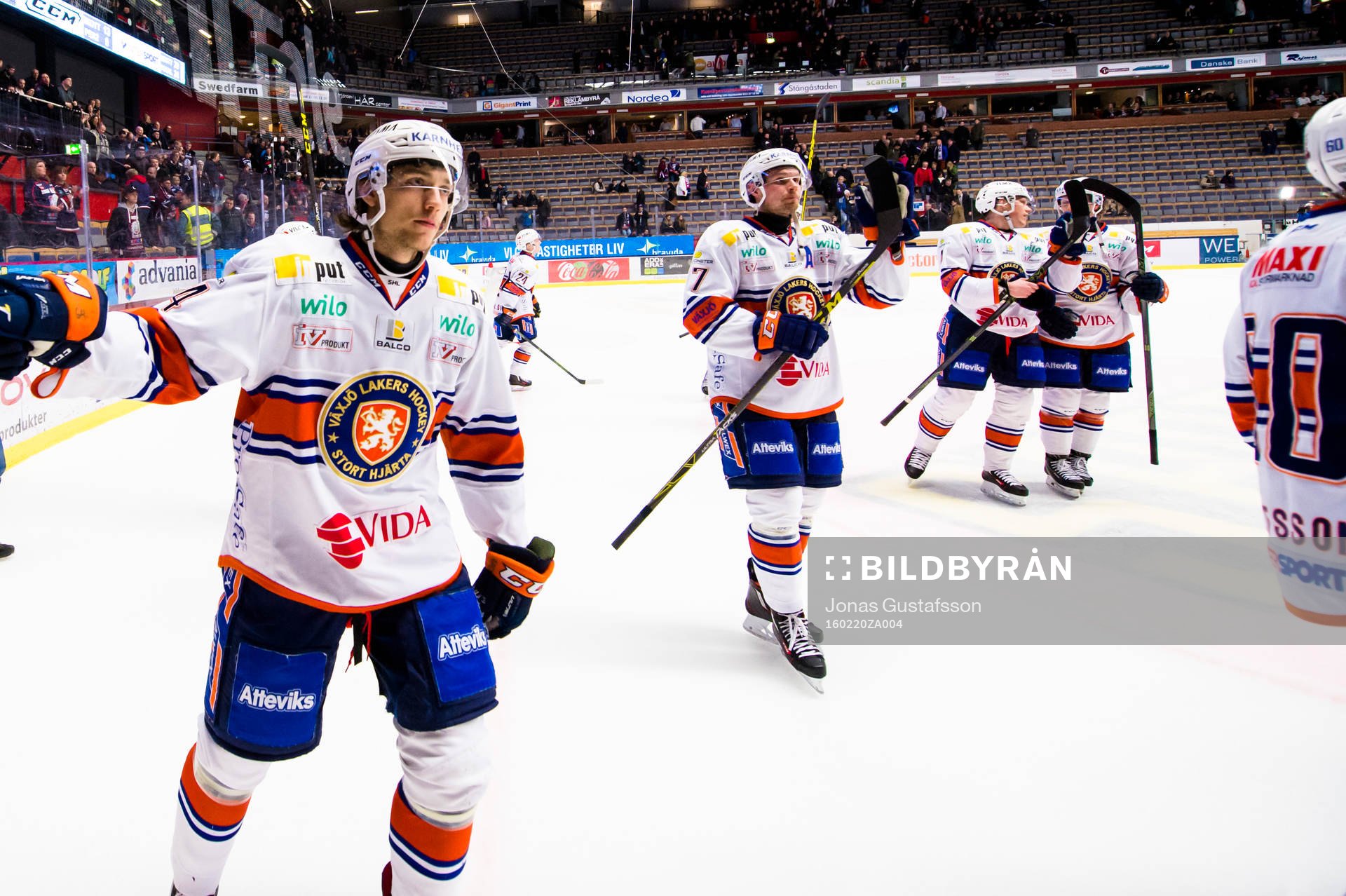 Växjös lag jublar mot klacken