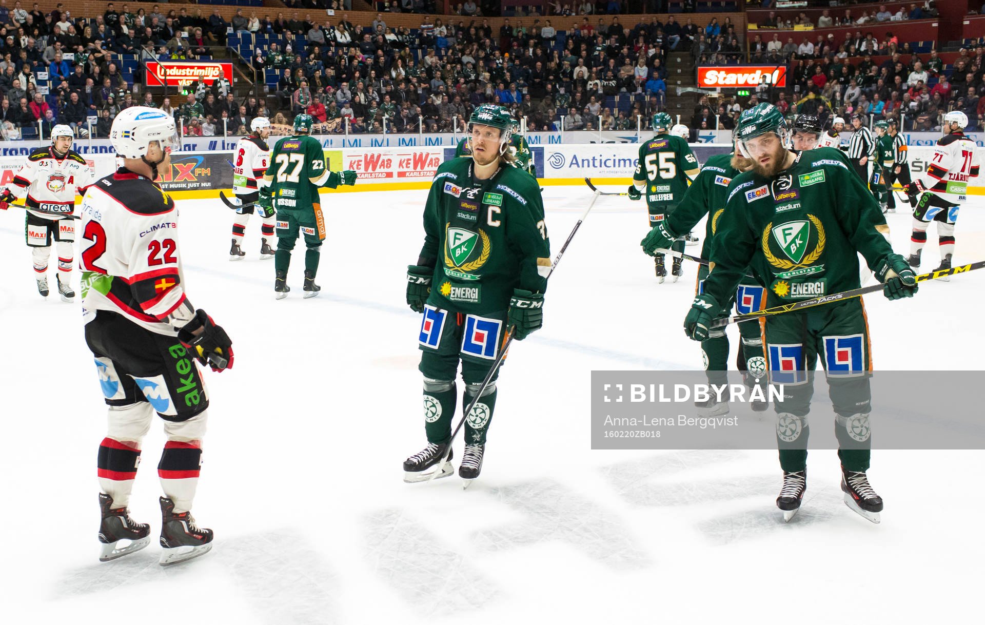 Färjestads Magnus Nygren och Mikael Wikstrand deppar