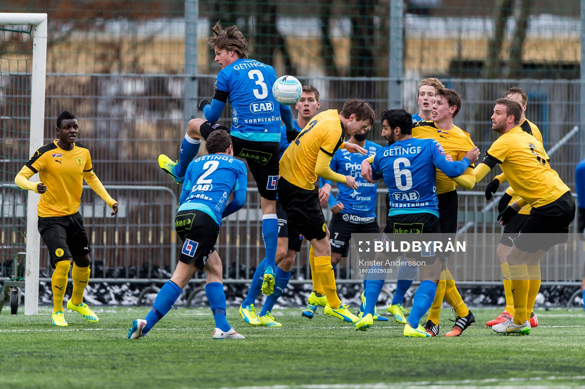 Kamp om bollen