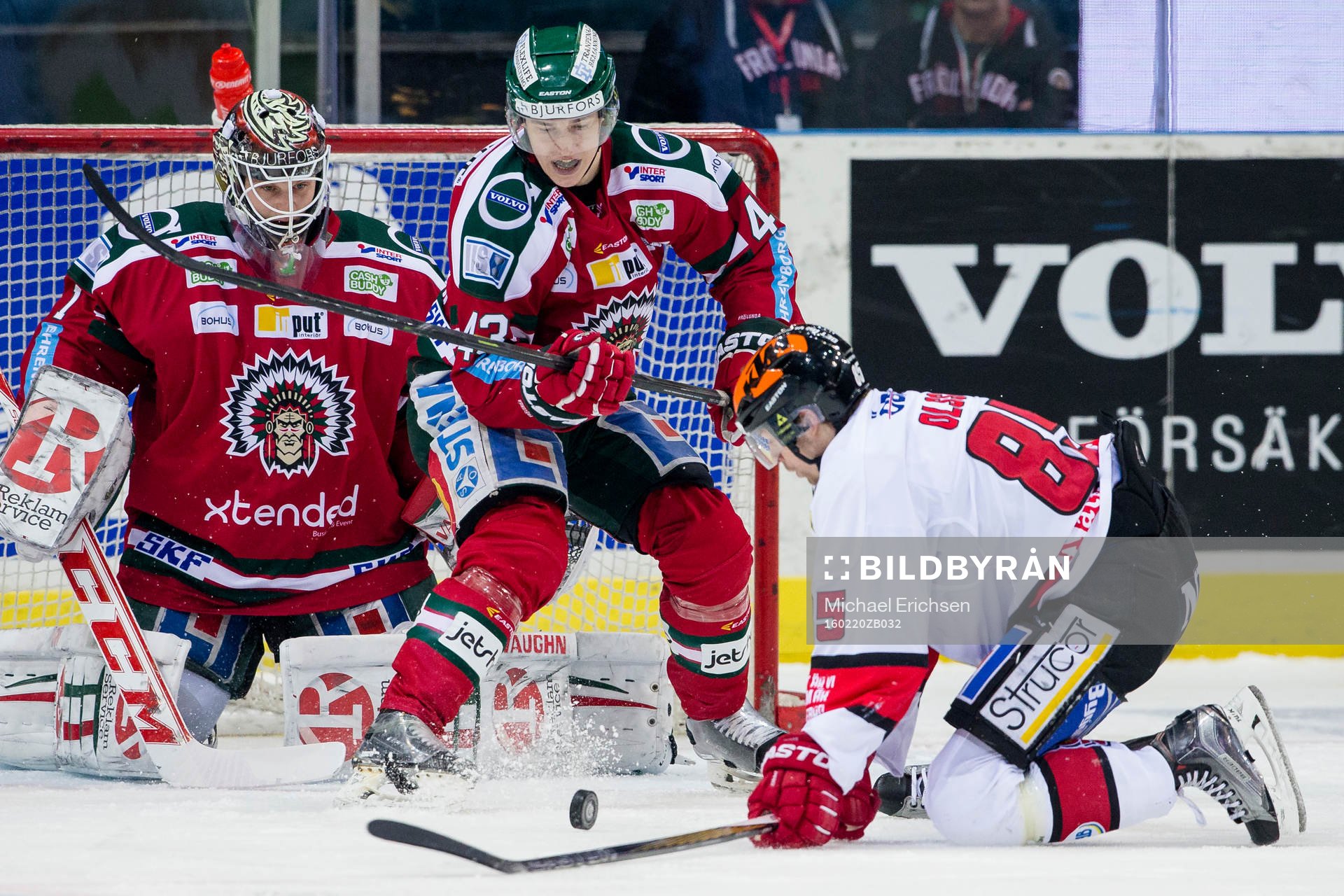Frölundas målvakt Lars Johansson och Tom Nilsson håller