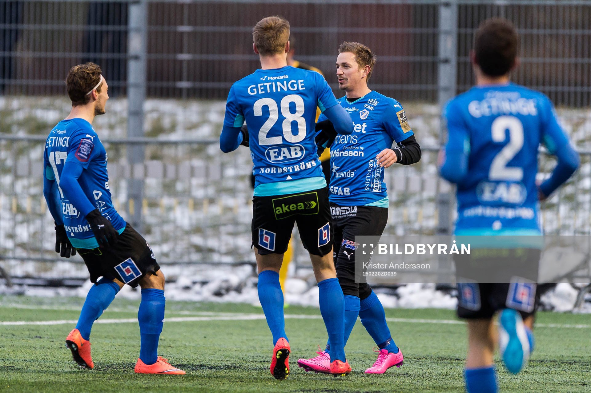 Halmstads Fredrik Olsson jublar med laget