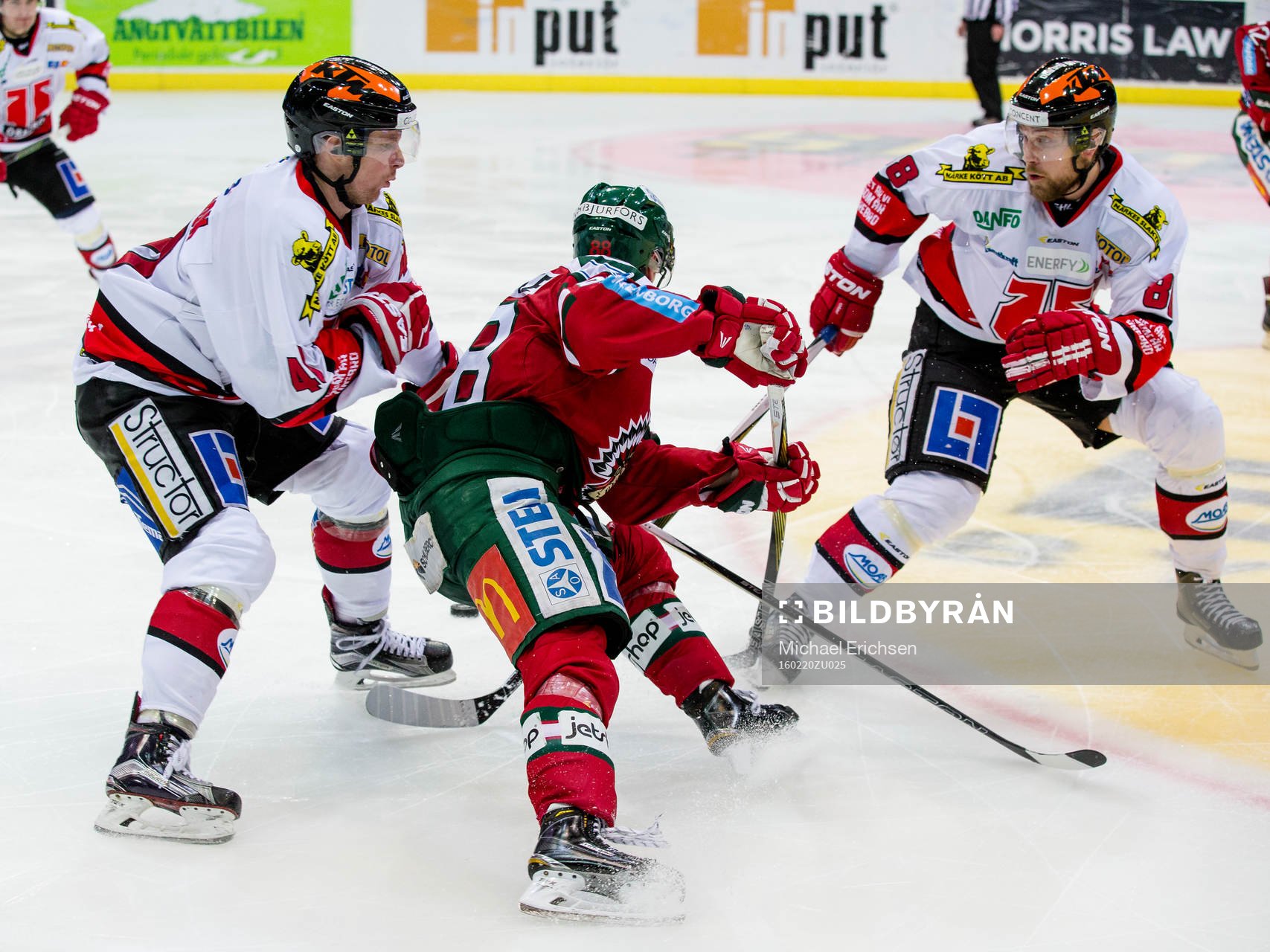 Örebros Anders Eriksson och Viktor Ekbom mot Frölundas