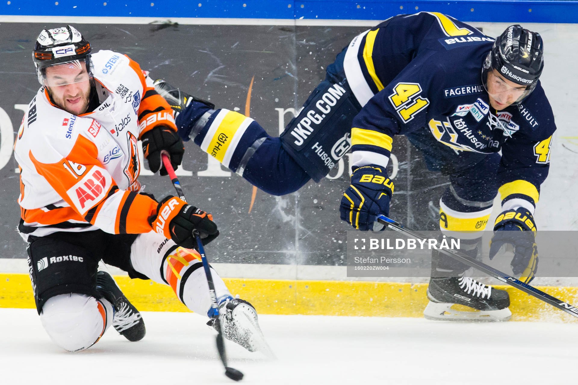 s Chris Campoli i duell