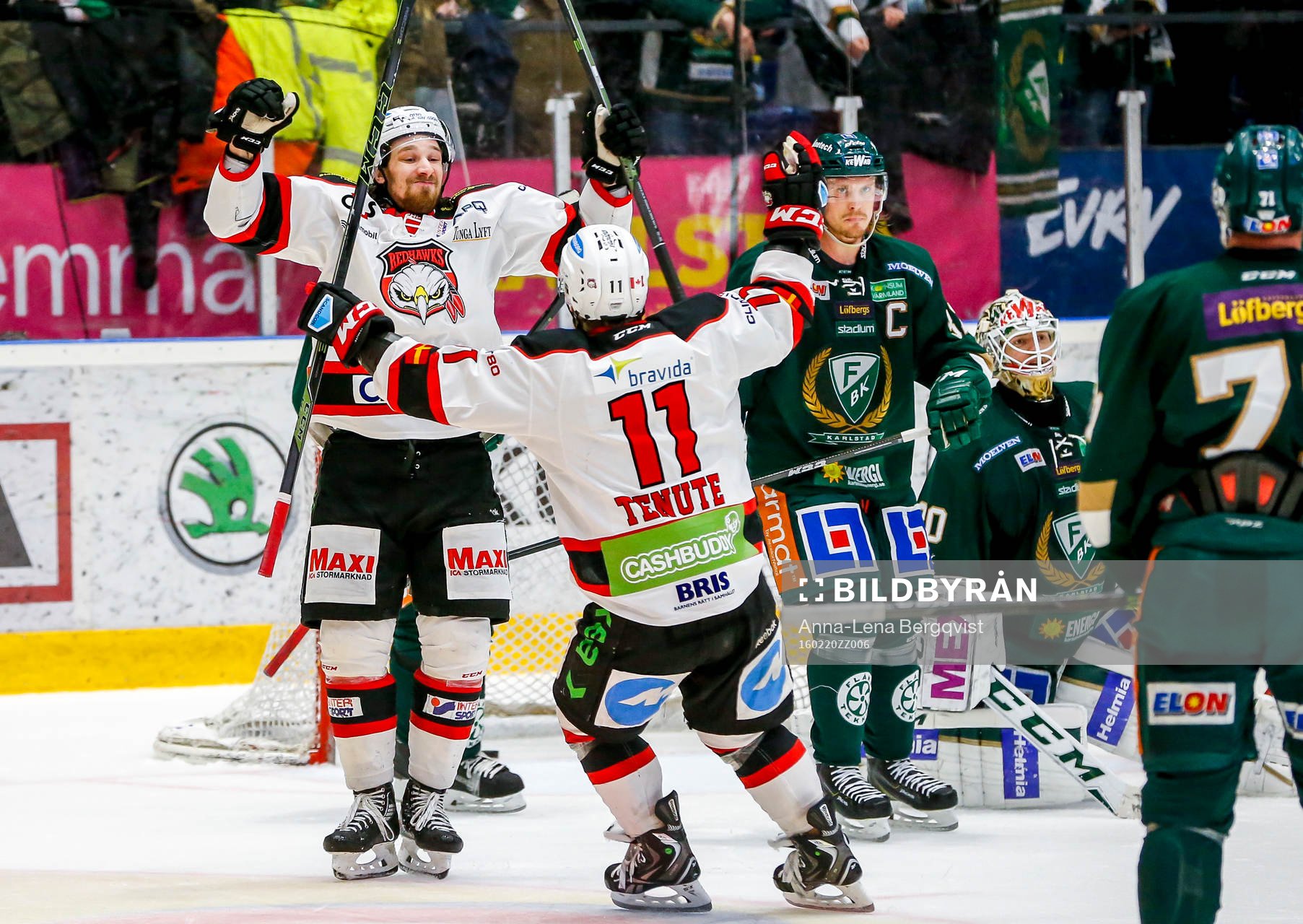 Malmö Redhawks Andreas Thuresson jublar med Joey Tenute
