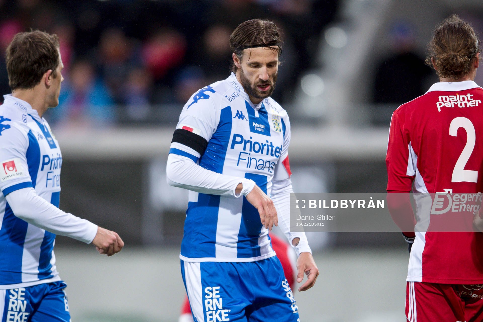 IFK Göteborgs Mattias Bjärsmyr spelar med sorgeband