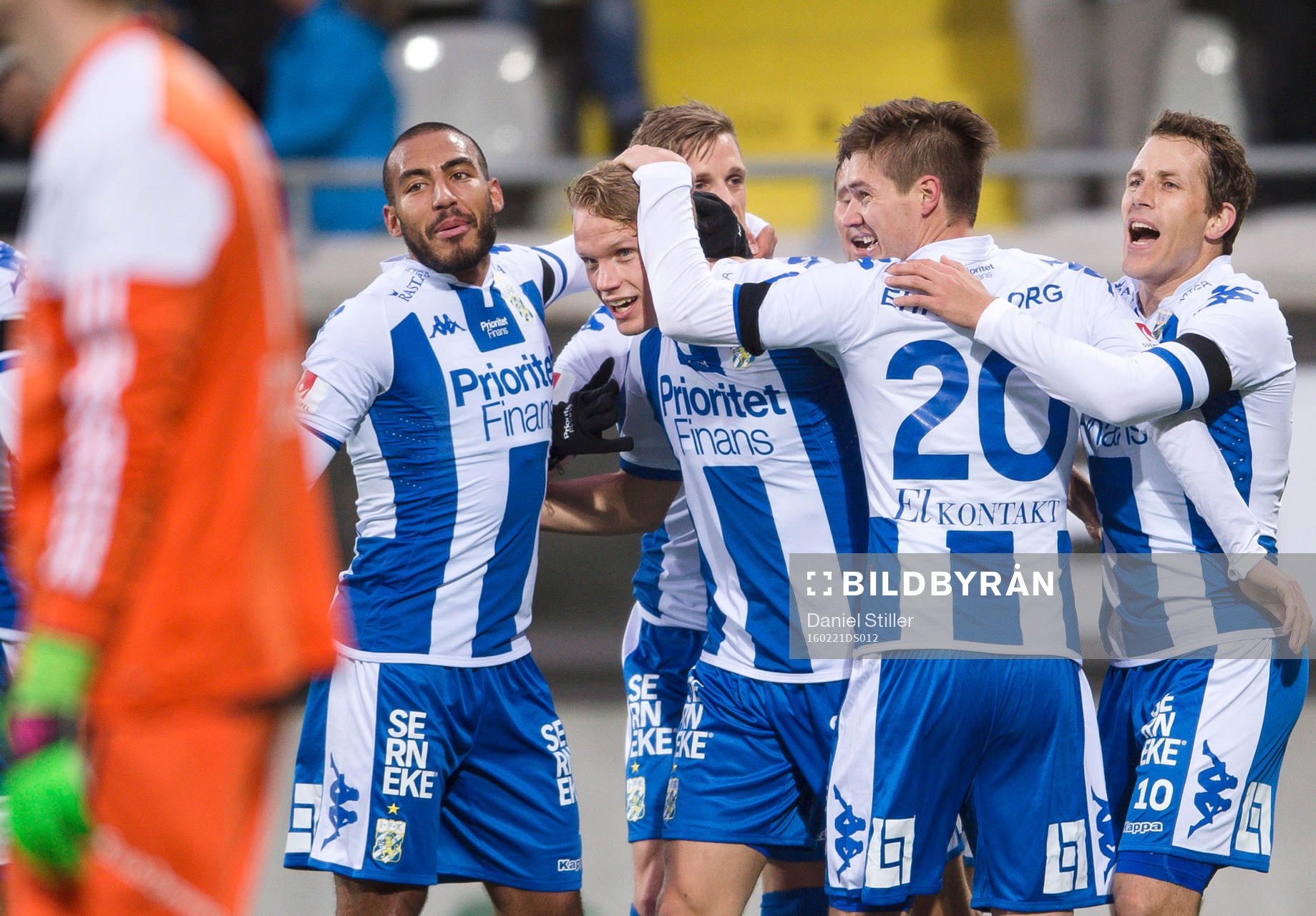 IFK Göteborgs spelare jublar med Hjörtur Hermannsson