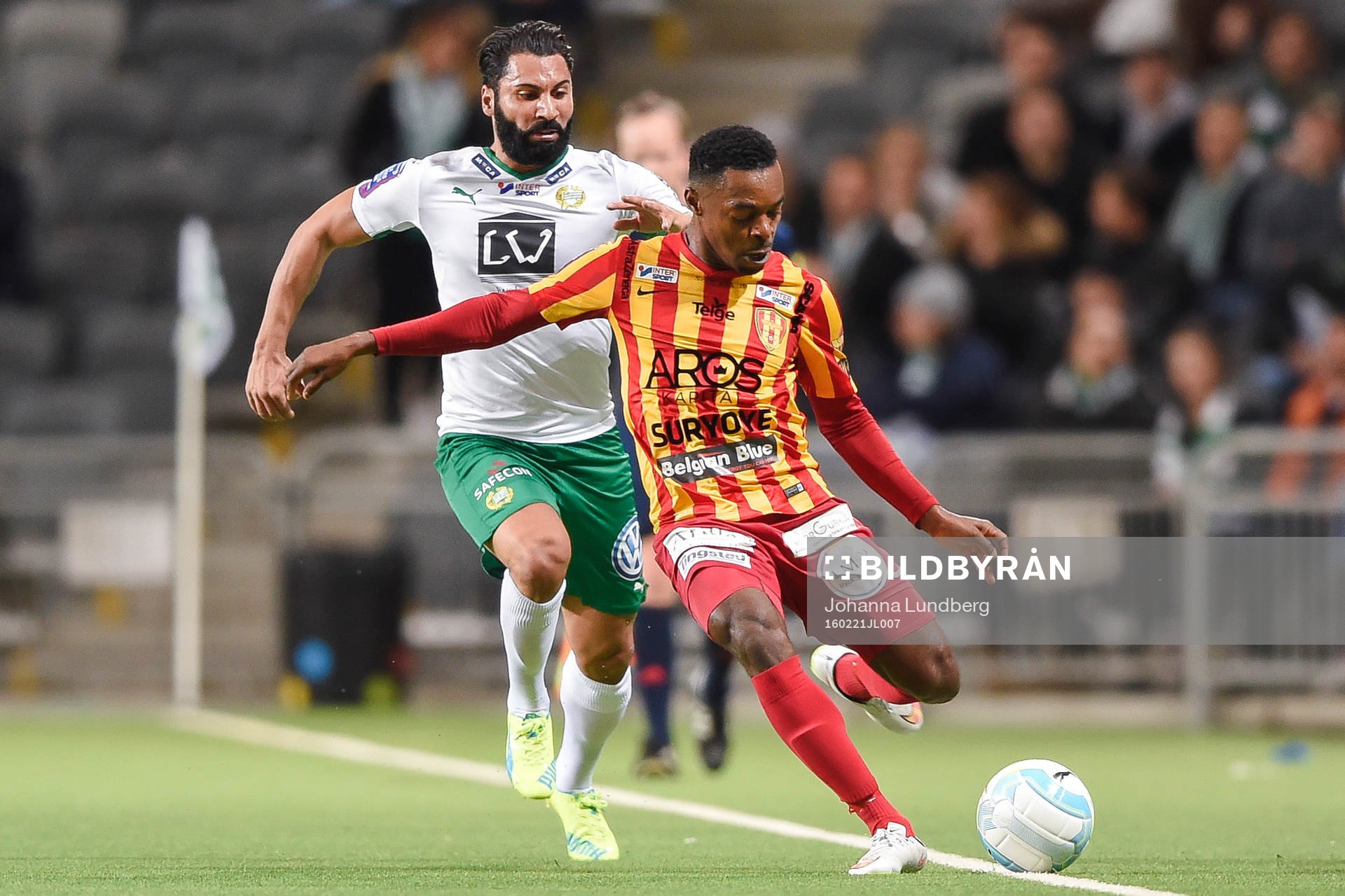 Hammarbys Stefan Batan och Syrianskas Success Chimakpa