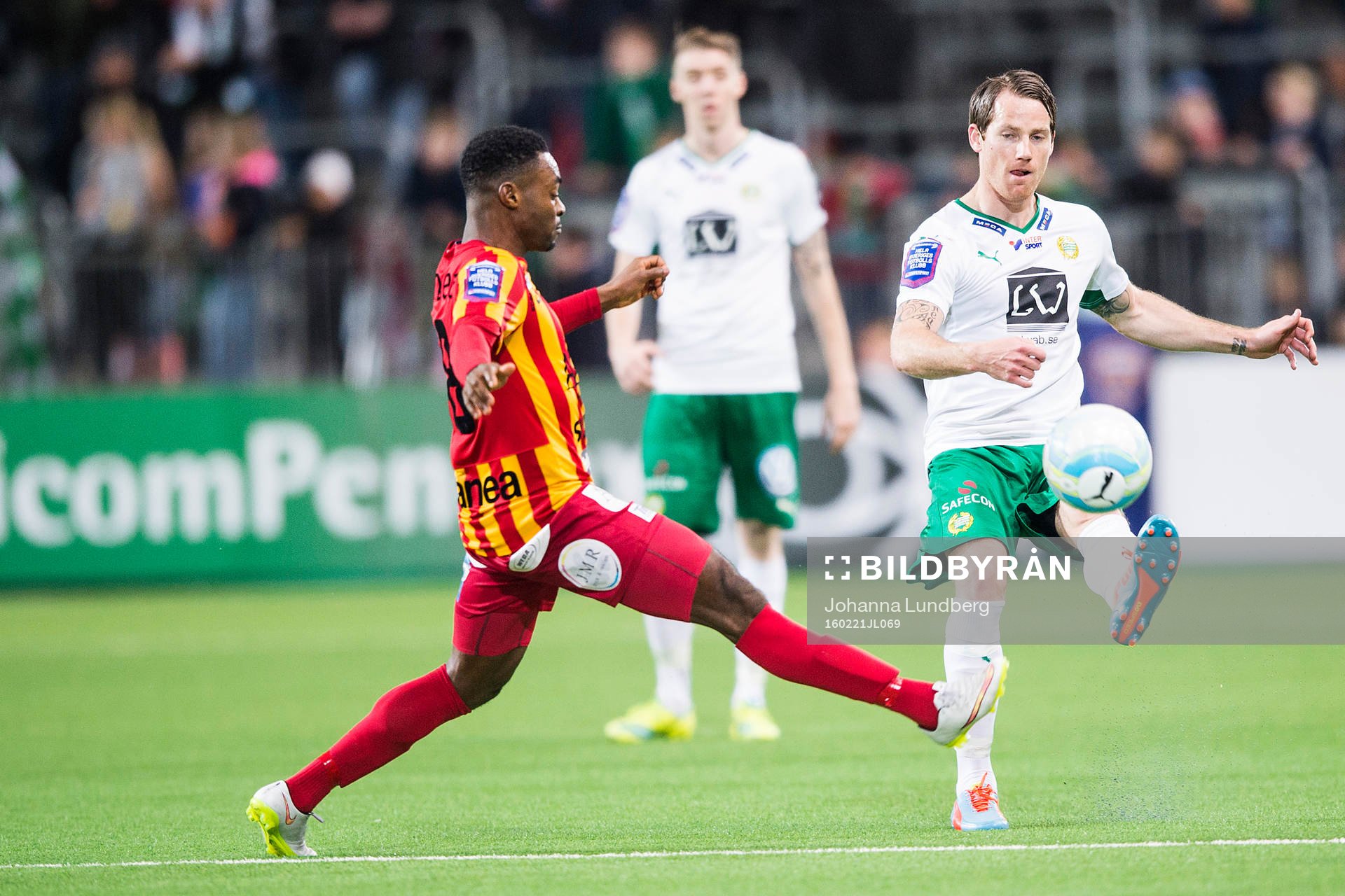 Syrianskas Success Chimakpa Nwousu och Hammarbys Johan