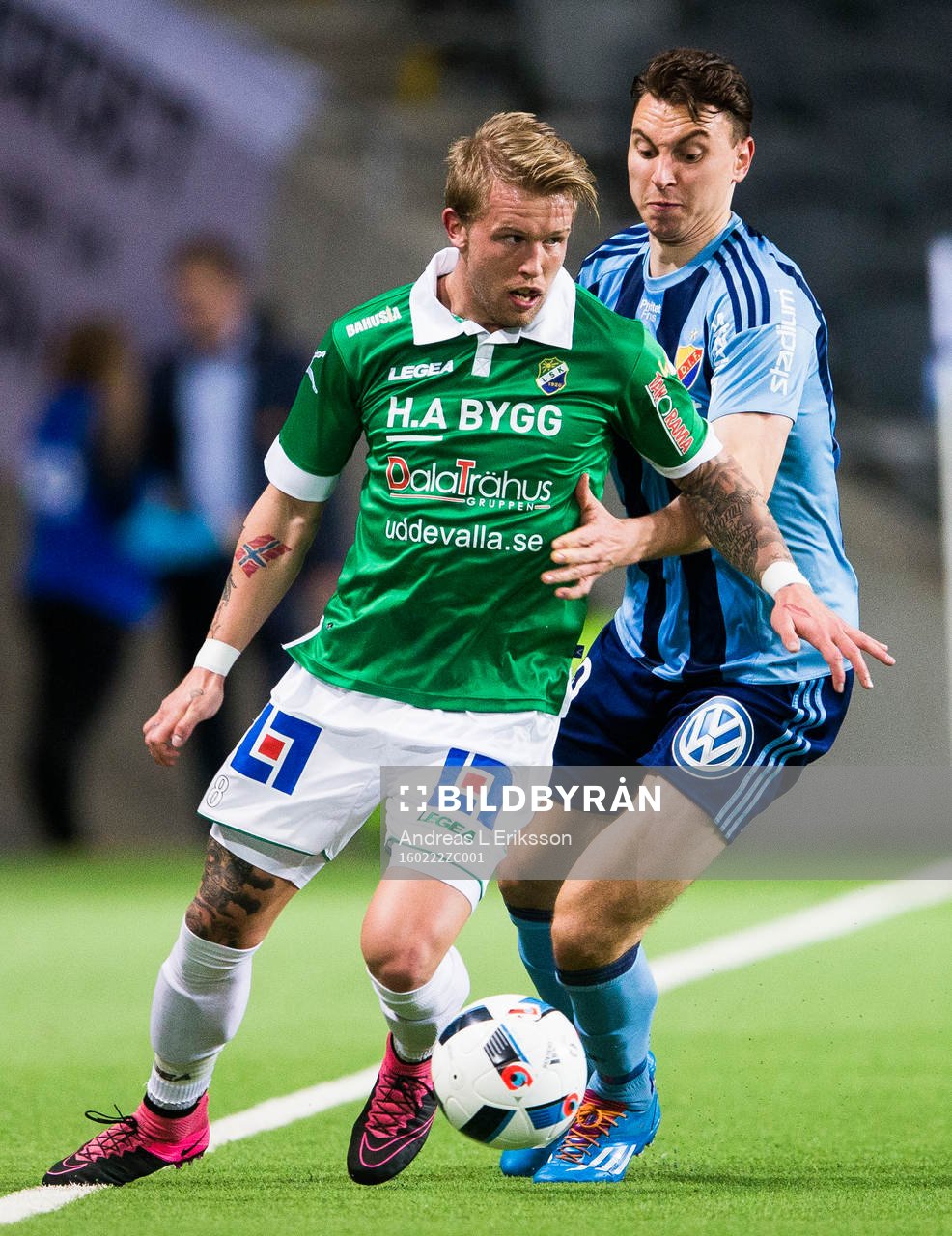 Ljungskiles Tim Nilsen i kamp om bollen med Djurgårdens Marcus Hansson under fotbollsmatchen i Svenska Cupen mellan Djurgården och Ljungskile den 22 februari 2016 i Stockholm. 